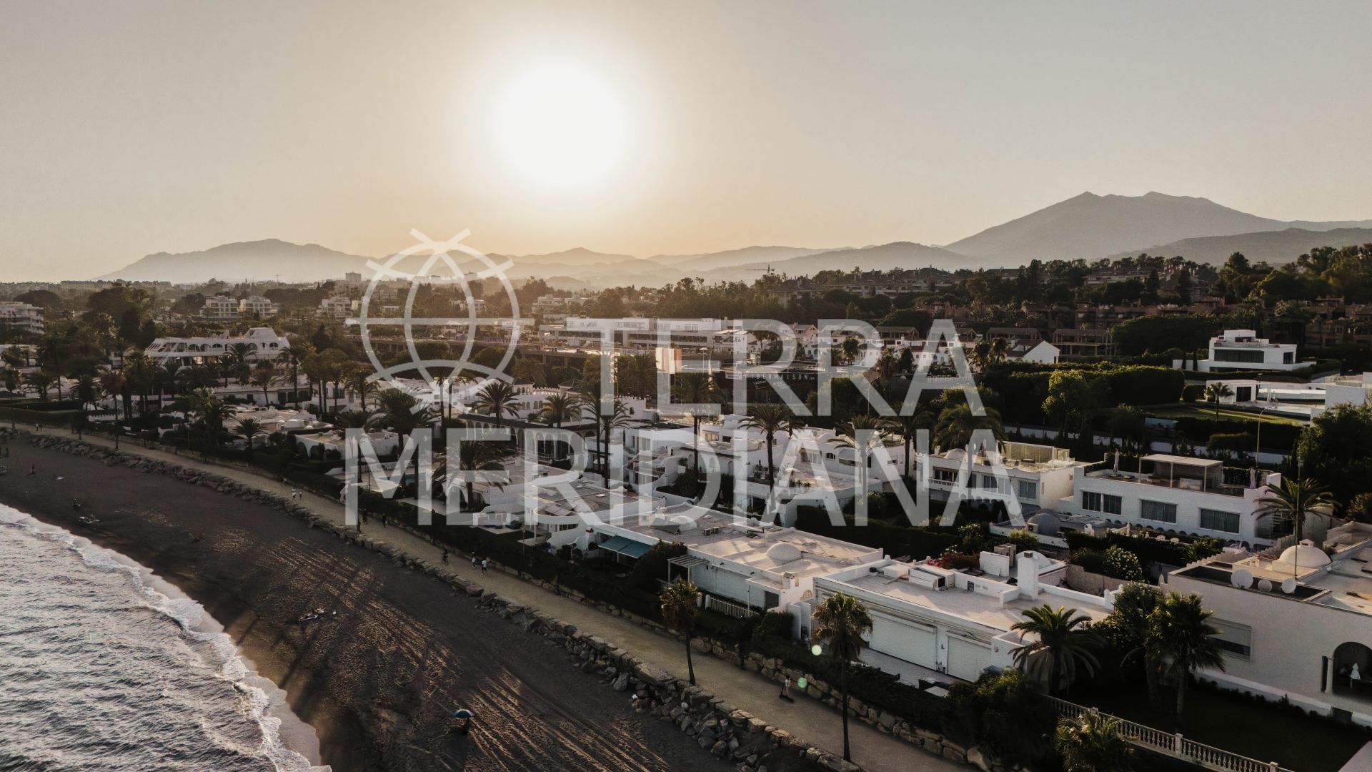 Semi Detached House in Marbella Golden Mile, Marbella