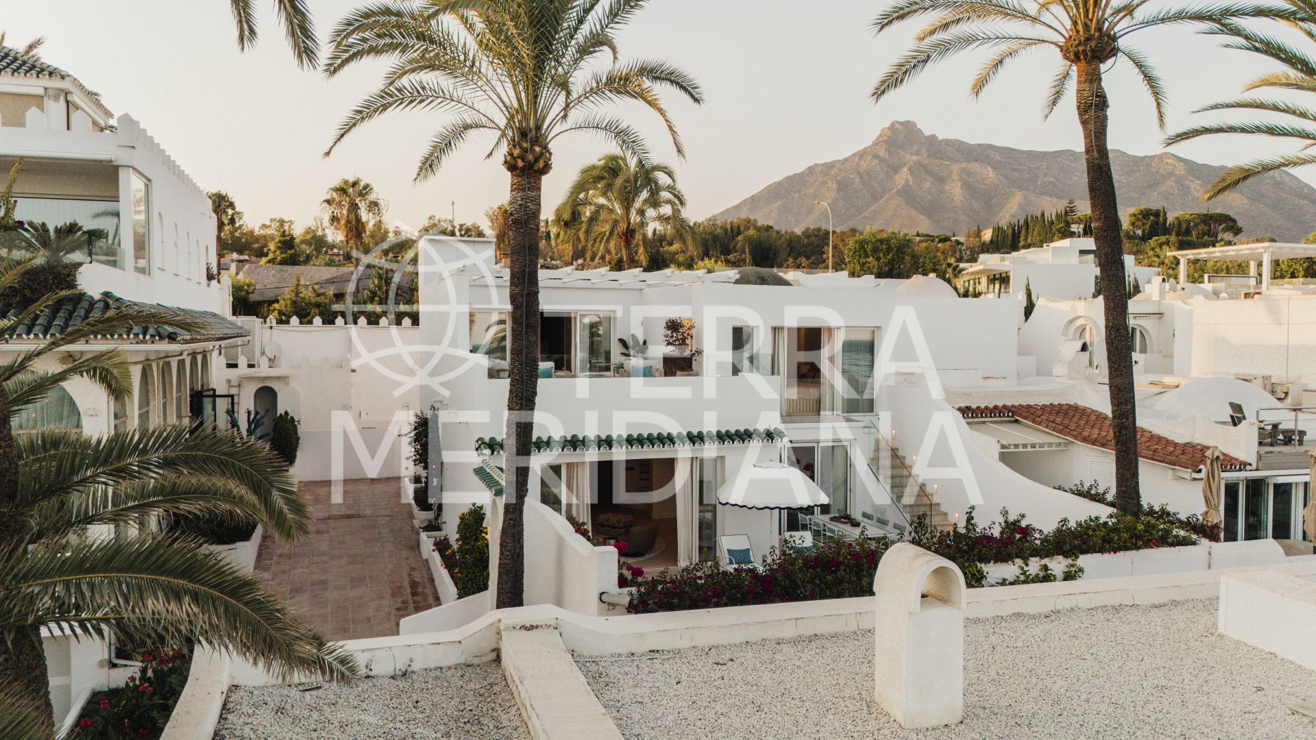 Semi Detached House in Marbella Golden Mile, Marbella