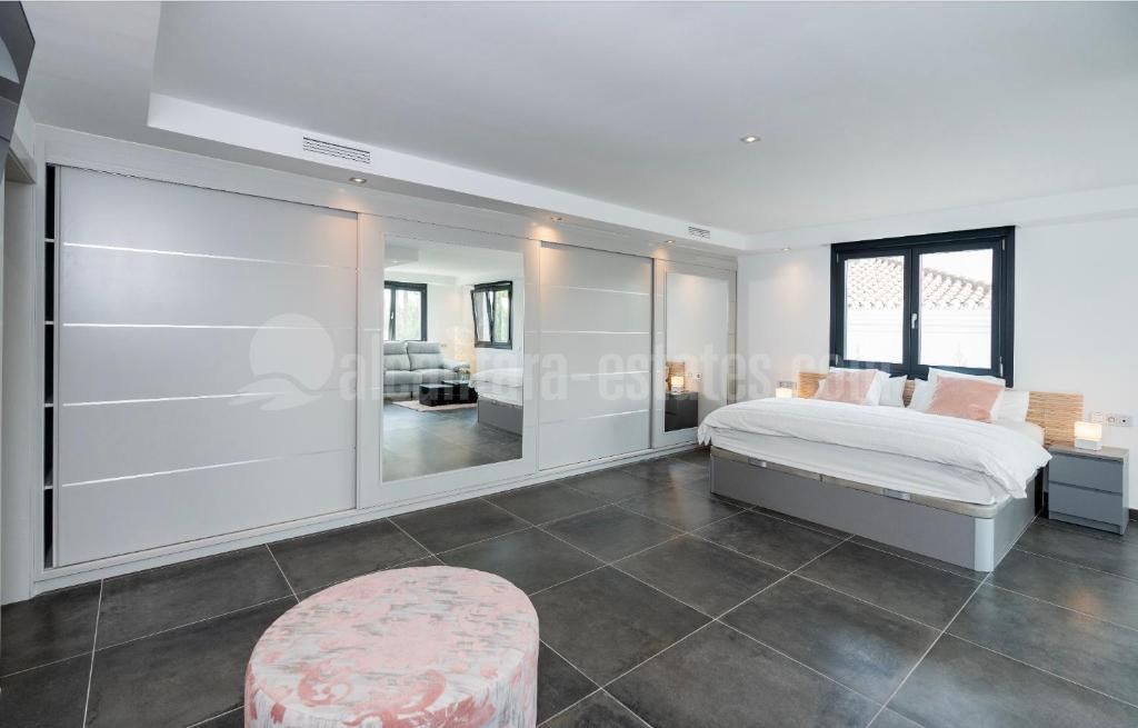 Villa in Las Brisas, Marbella