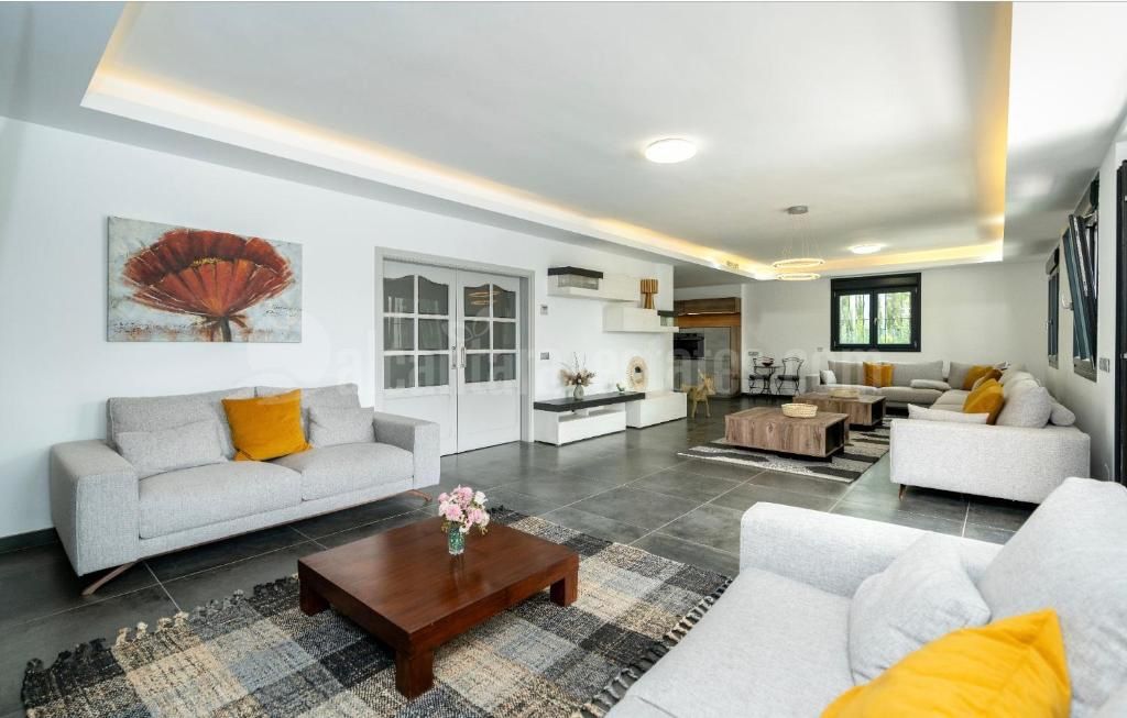 Villa in Las Brisas, Marbella