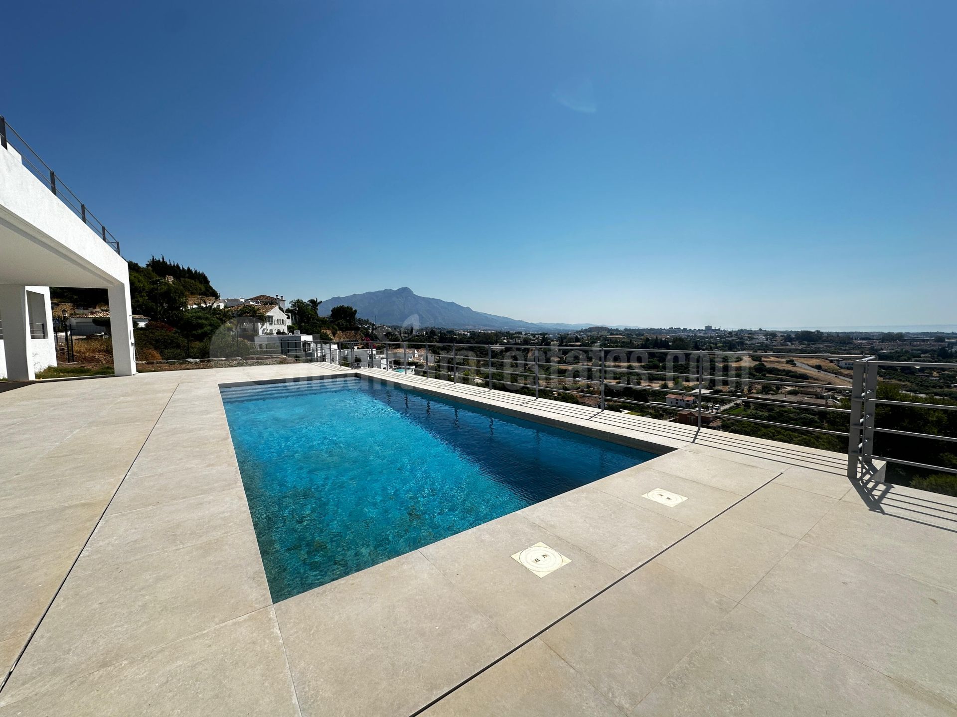 Villa in Los Arqueros, Benahavis