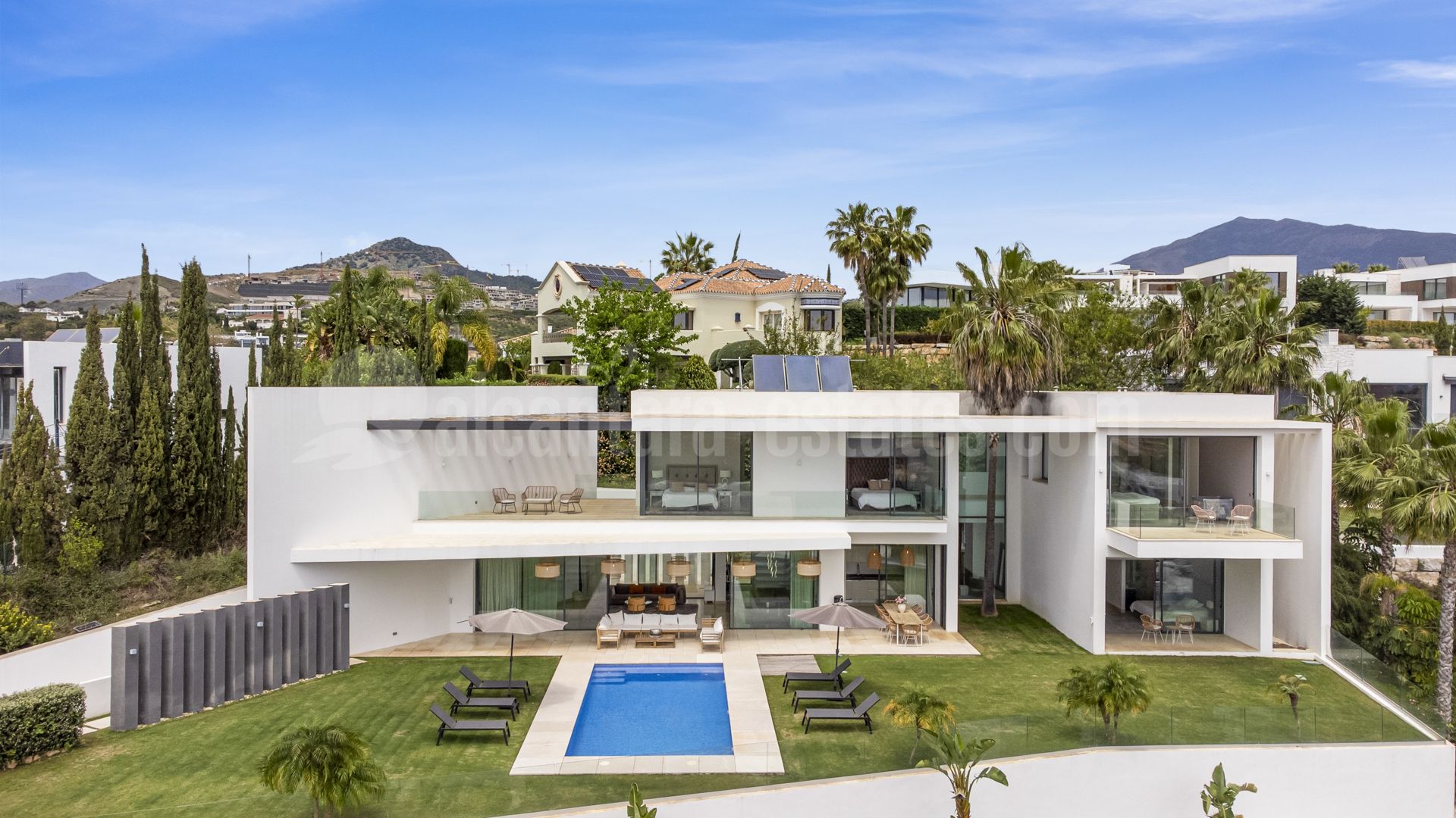 Villa in La Alqueria, Benahavis