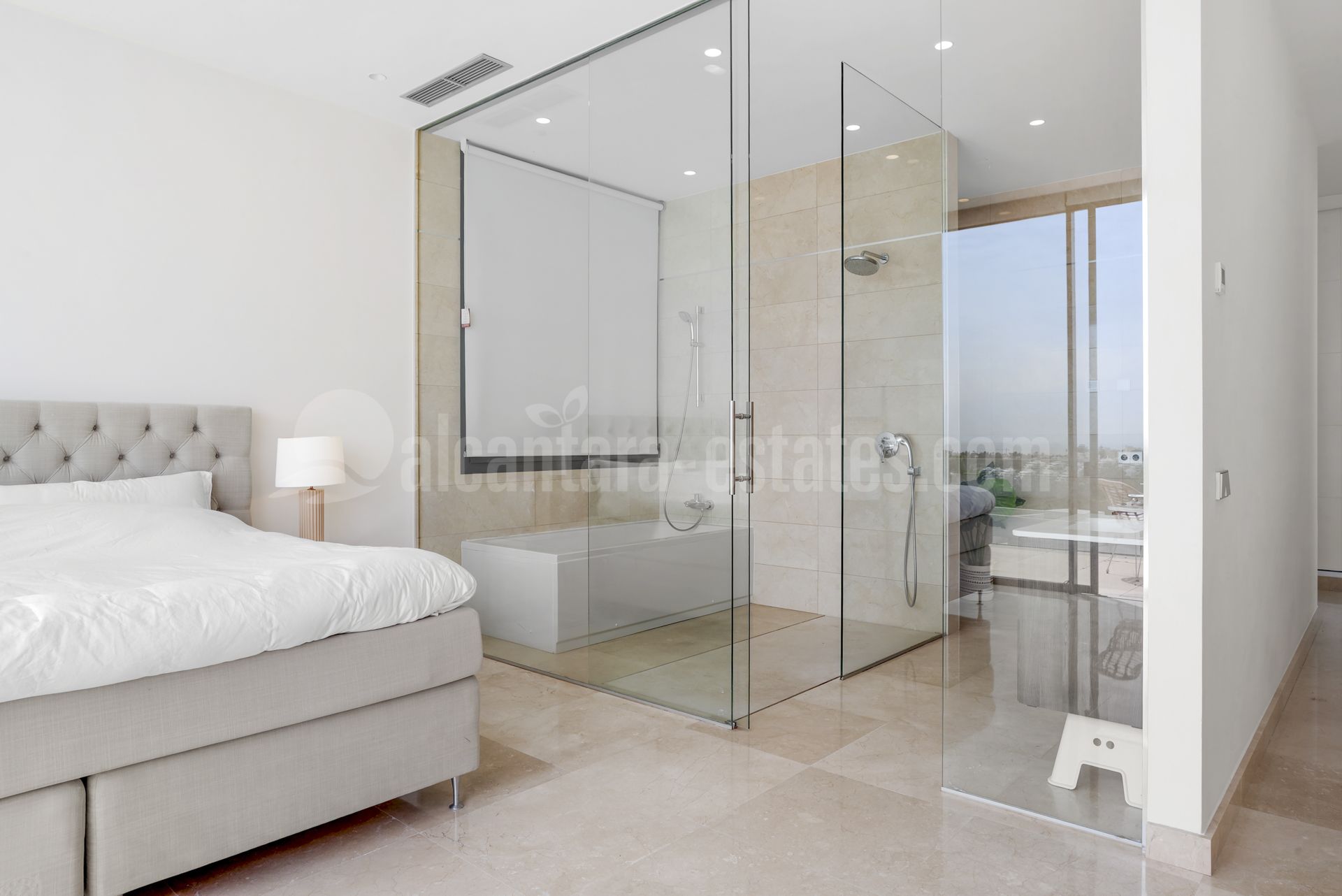 Villa in La Alqueria, Benahavis