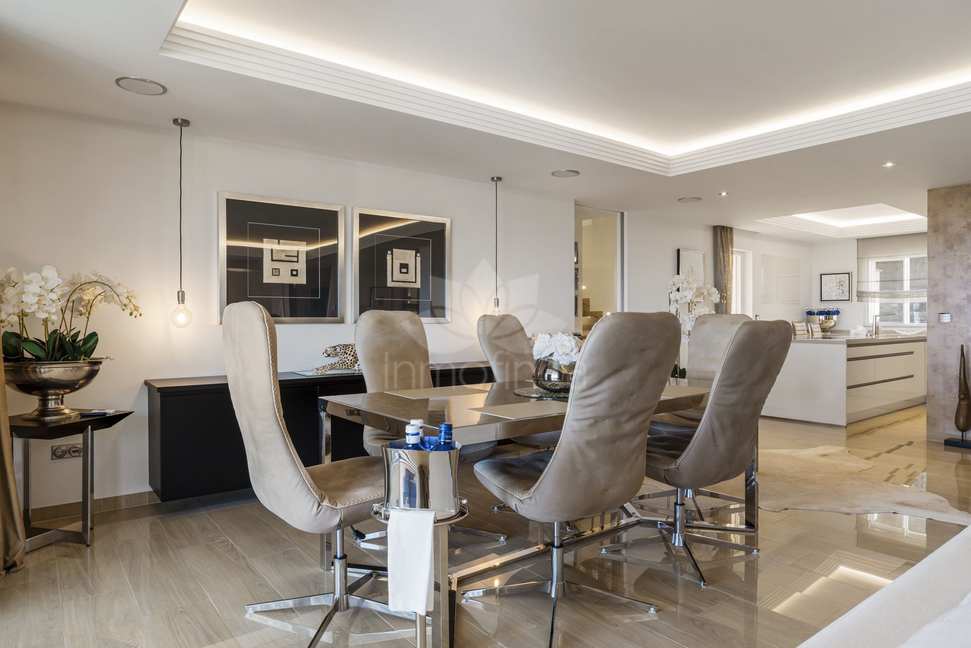 Penthouse in Puerto del Almendro, Benahavis