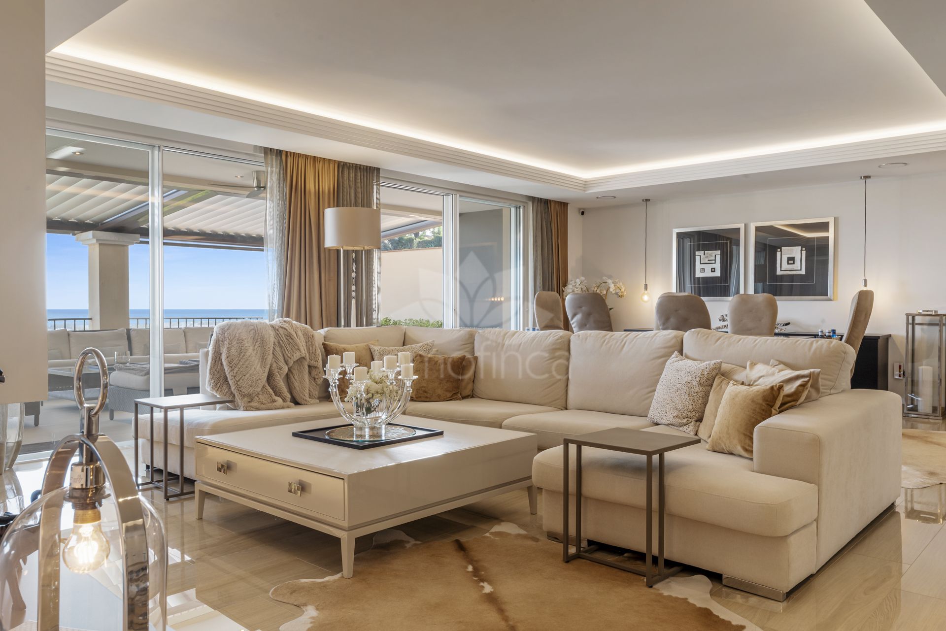 Penthouse in Puerto del Almendro, Benahavis