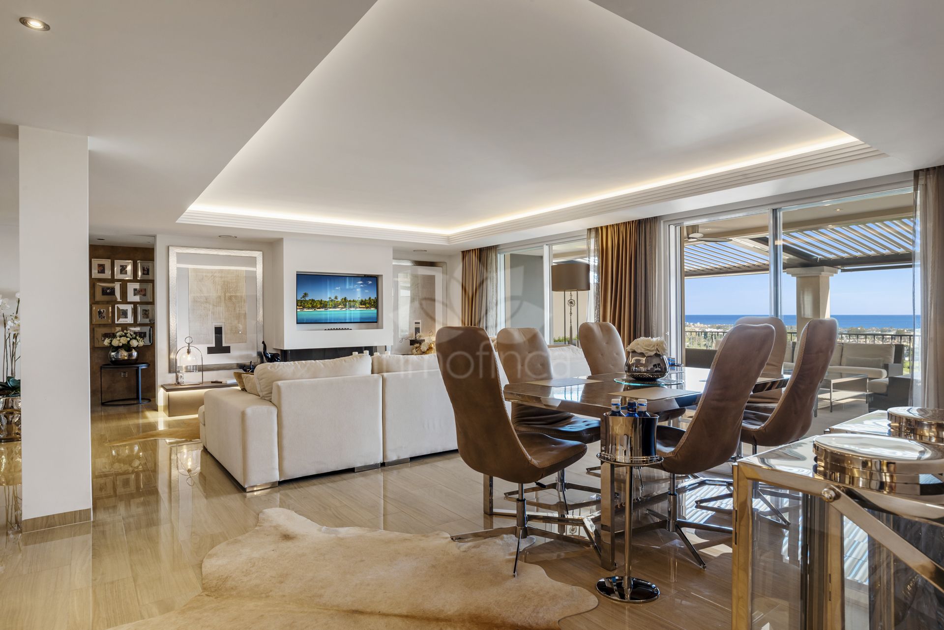 Penthouse in Puerto del Almendro, Benahavis