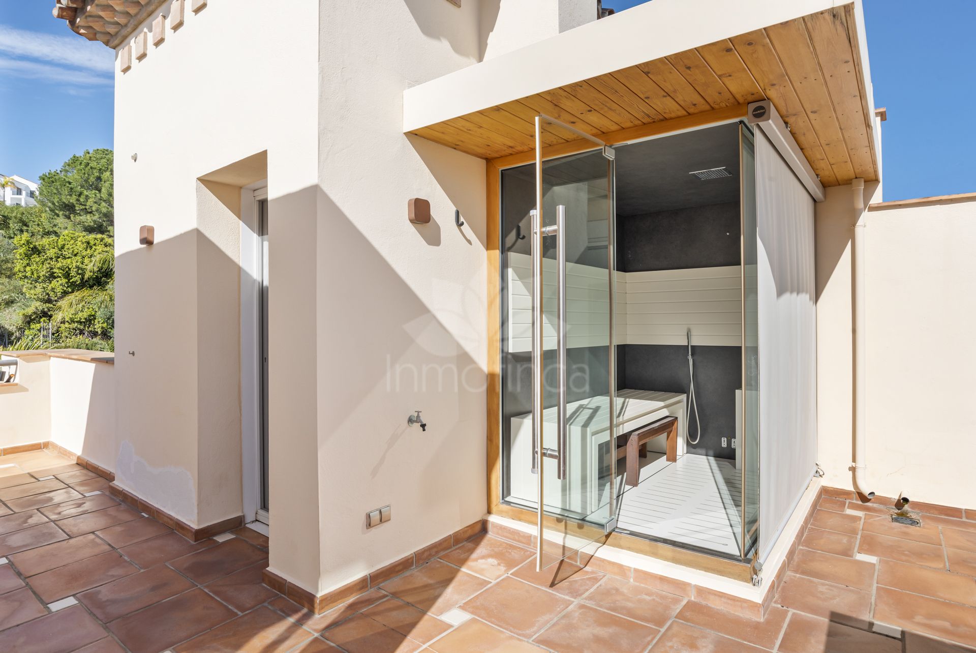 Penthouse in Puerto del Almendro, Benahavis