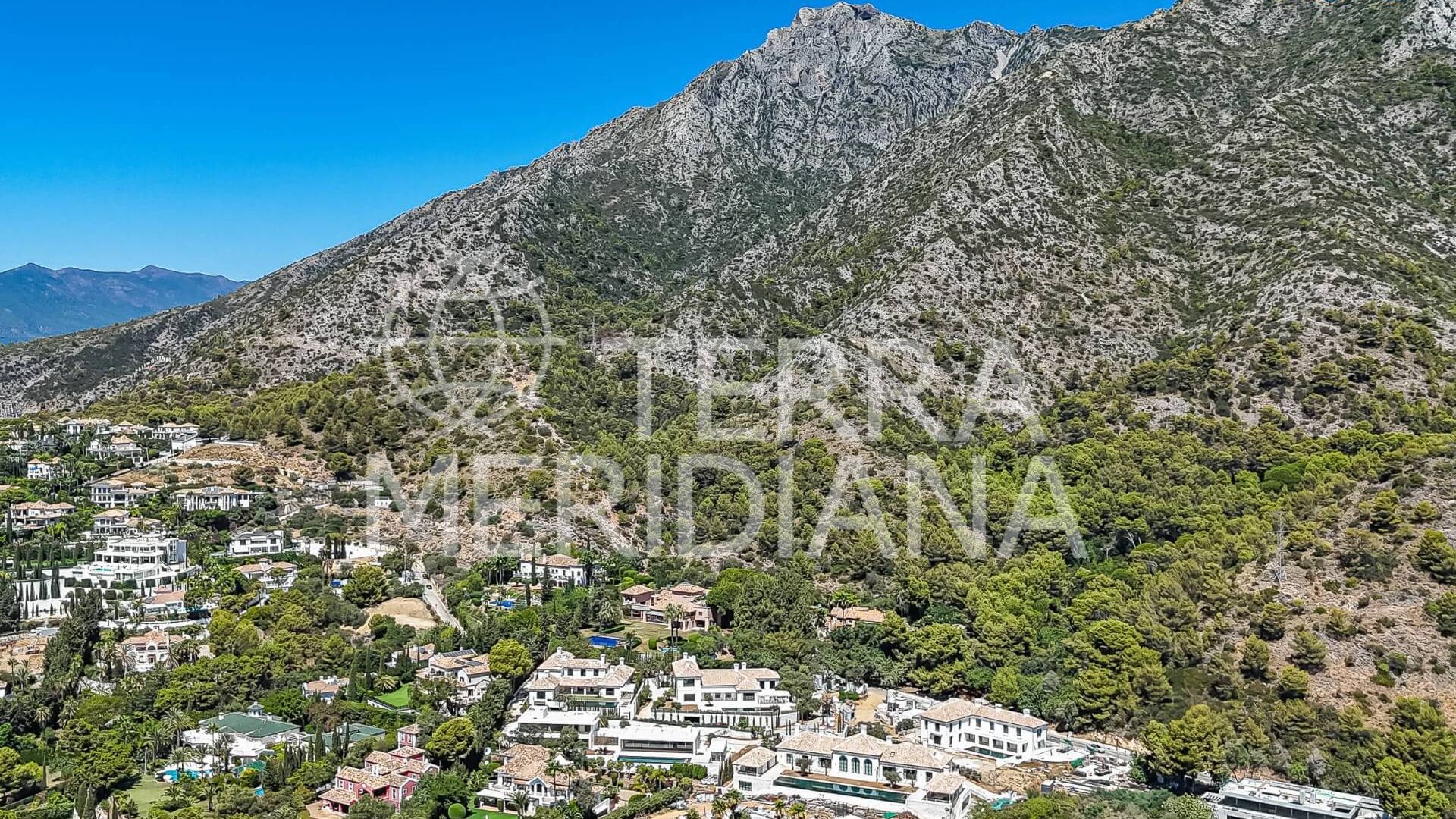 Plot in Cascada de Camojan, Marbella