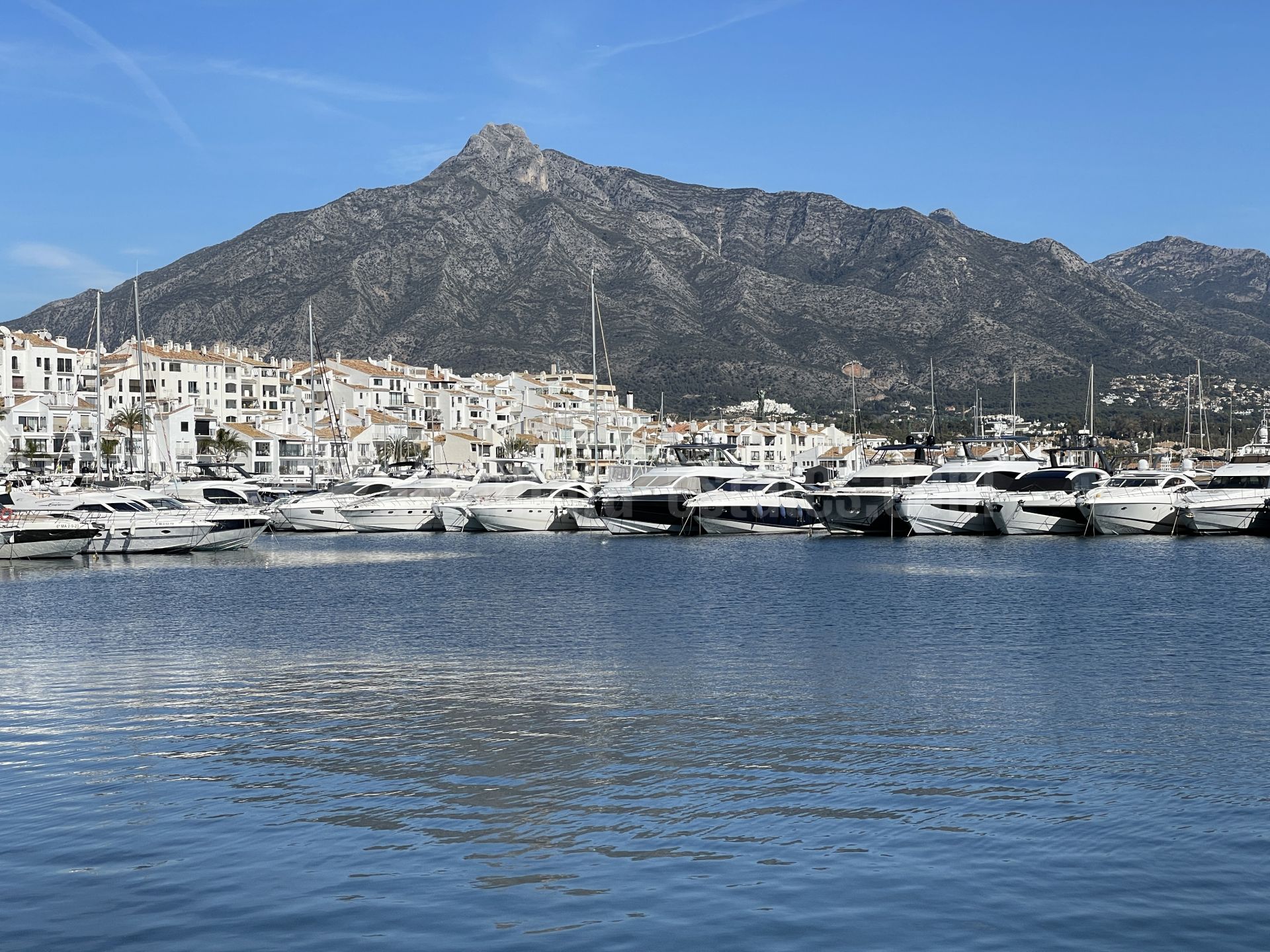 Apartment in Marina Banus, Marbella