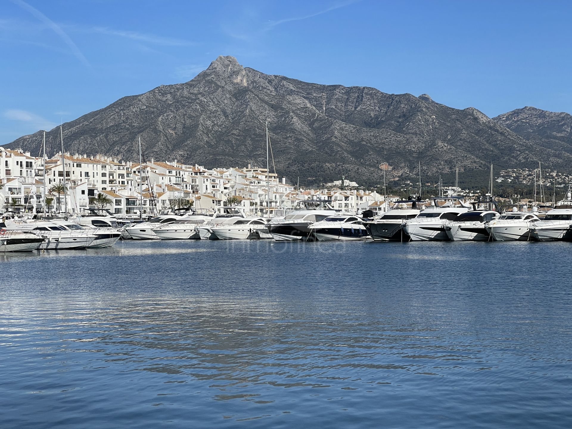 Apartment in Marina Banus, Marbella