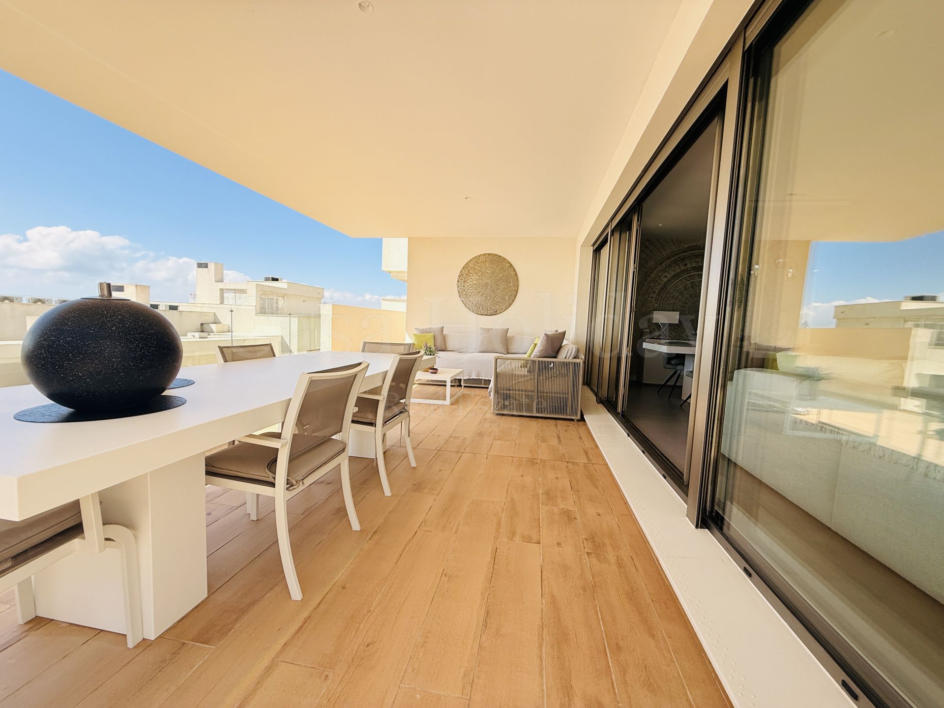Apartamento en Las Mesas, Estepona
