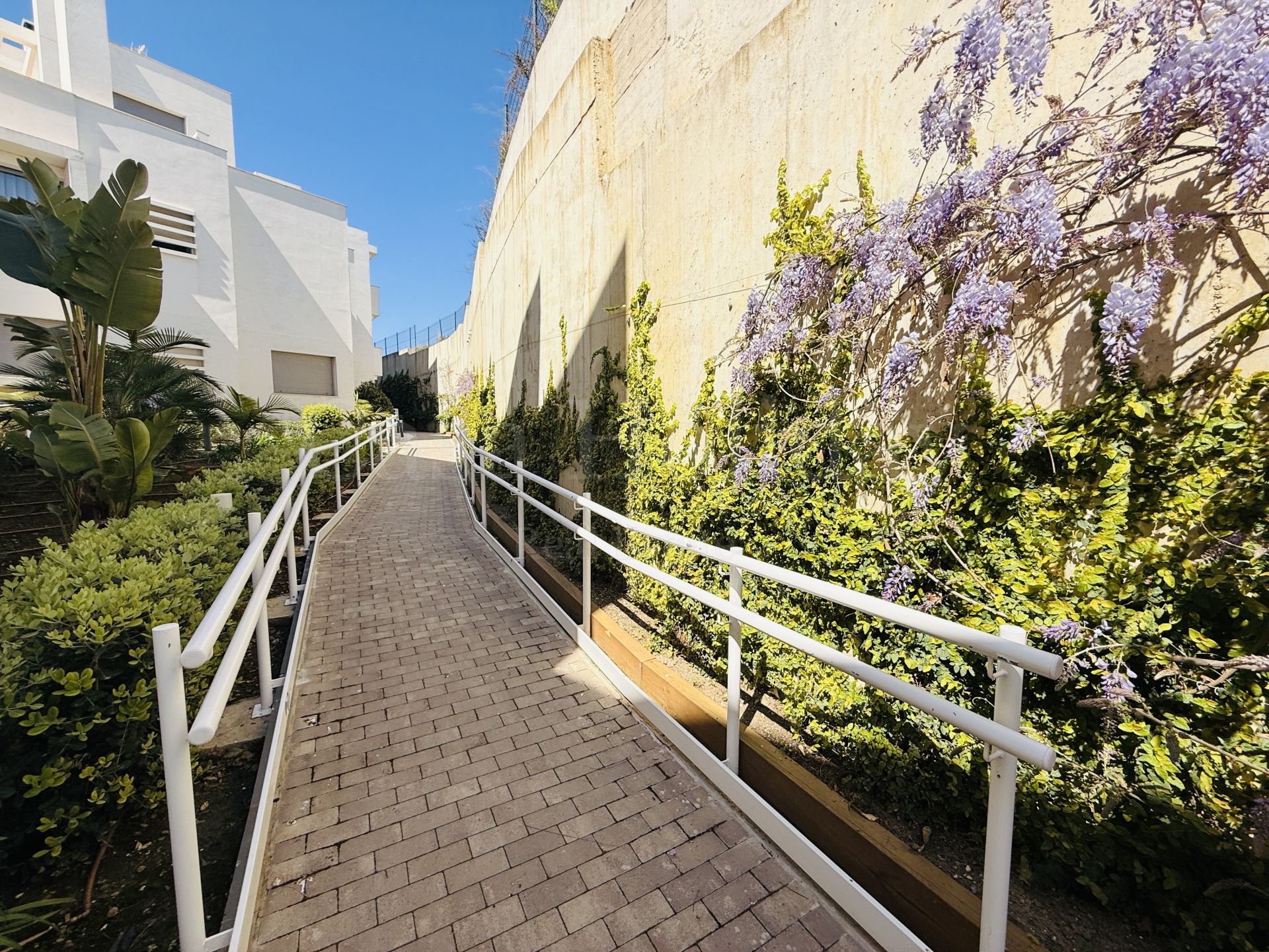 Apartamento en Las Mesas, Estepona