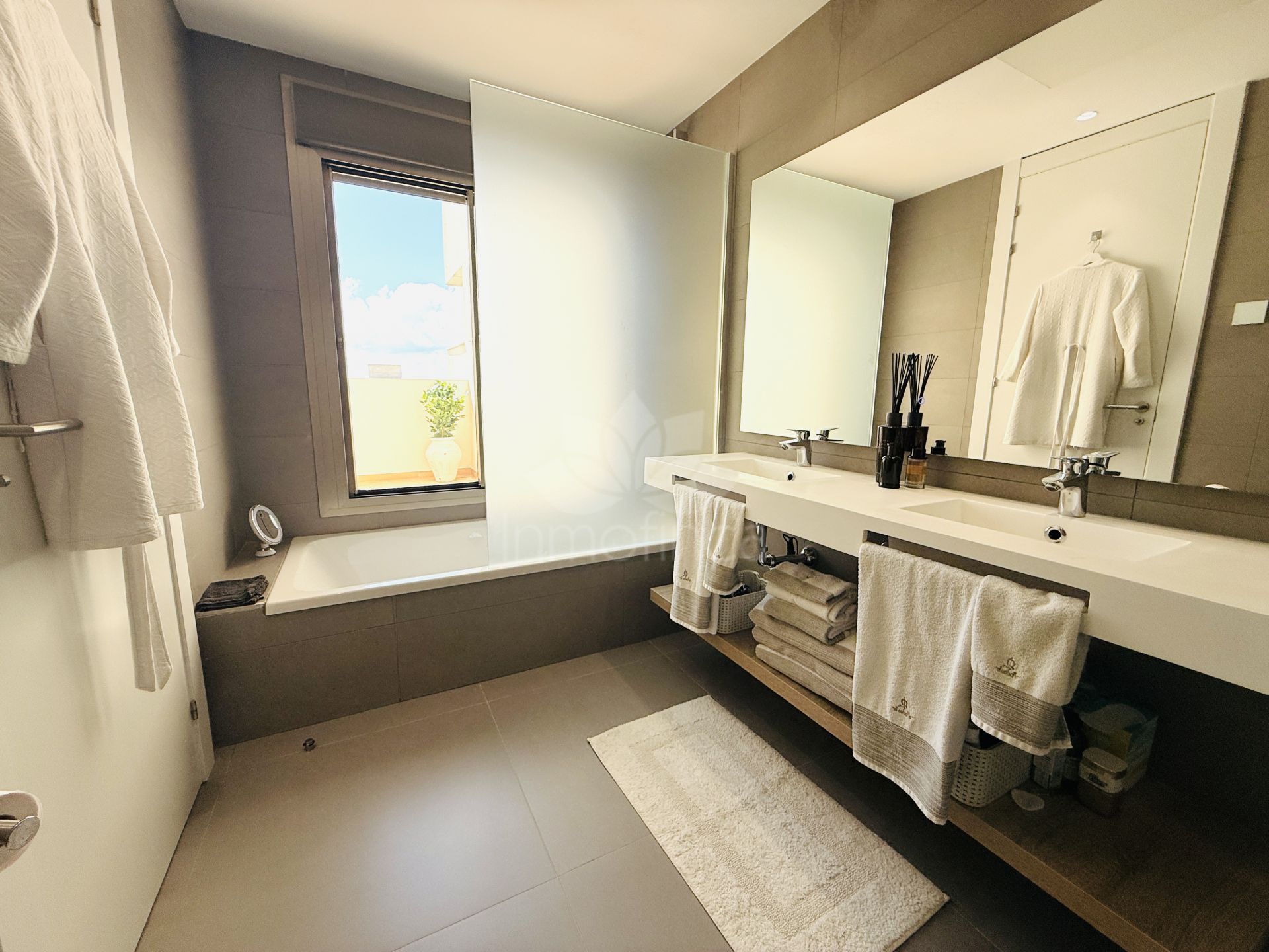 Apartment in Las Mesas, Estepona