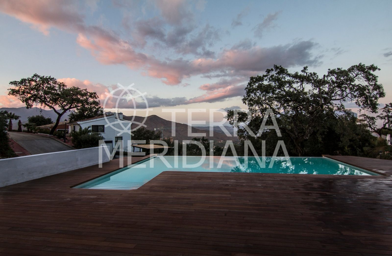 Villa in La Mairena, Marbella