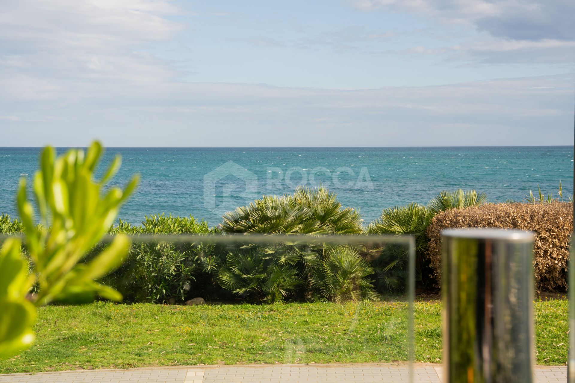 Exclusive Ground-Floor Apartment in Doncella Beach, Estepona