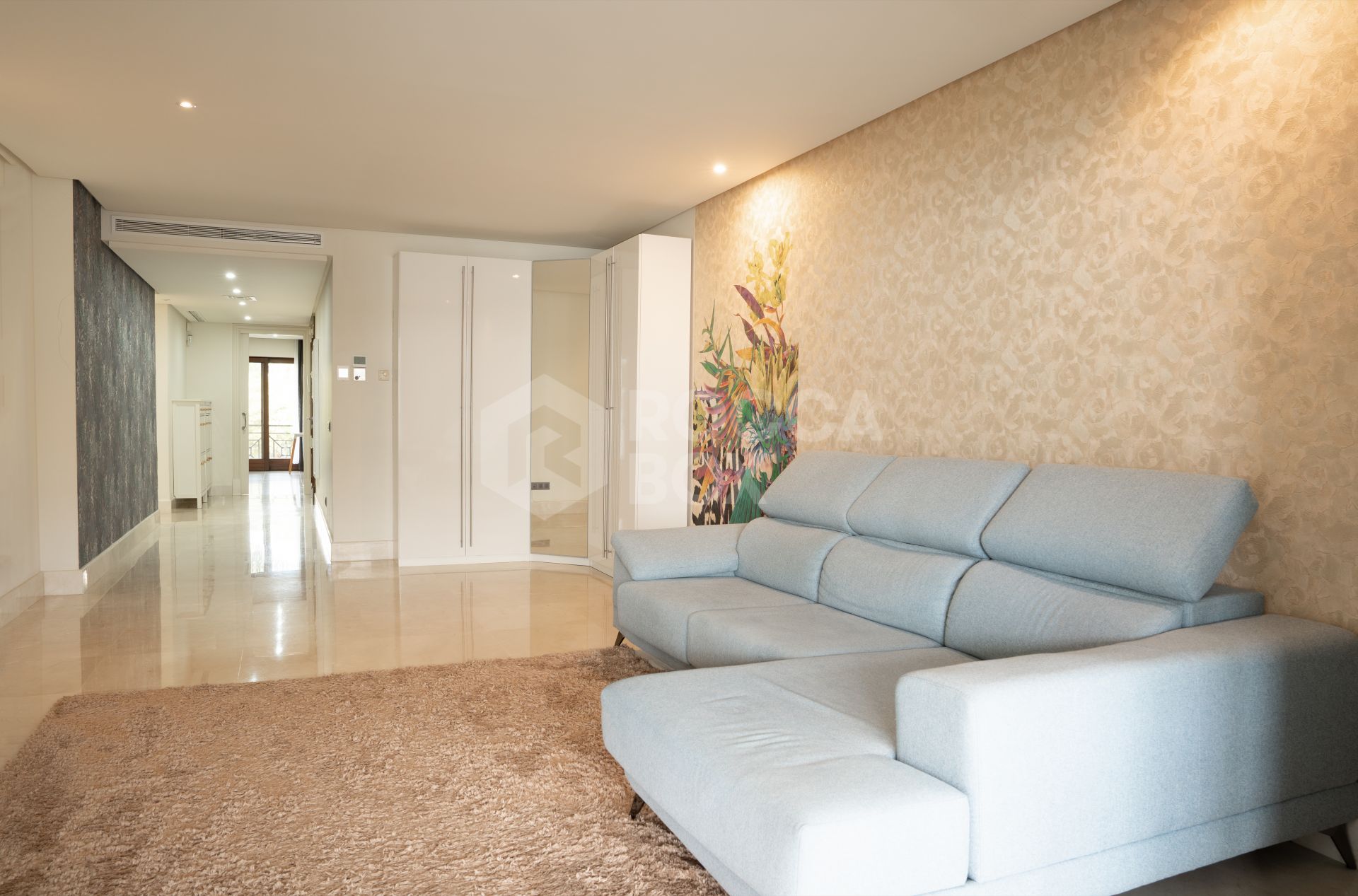 Frontline beach apartment in Doncella Beach, Estepona