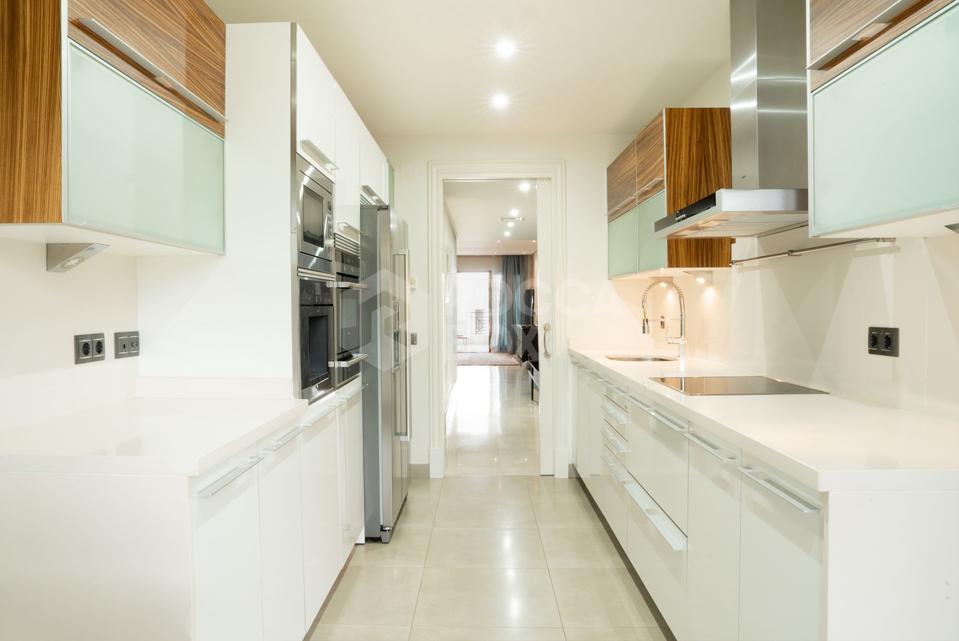 Frontline beach apartment in Doncella Beach, Estepona