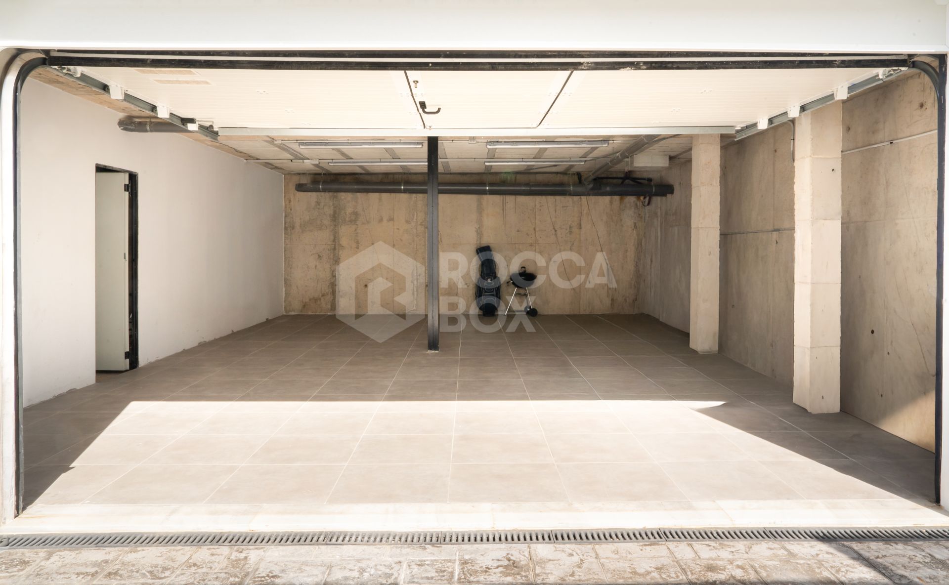 Contemporary 3-bedroom villa in Valle Romano