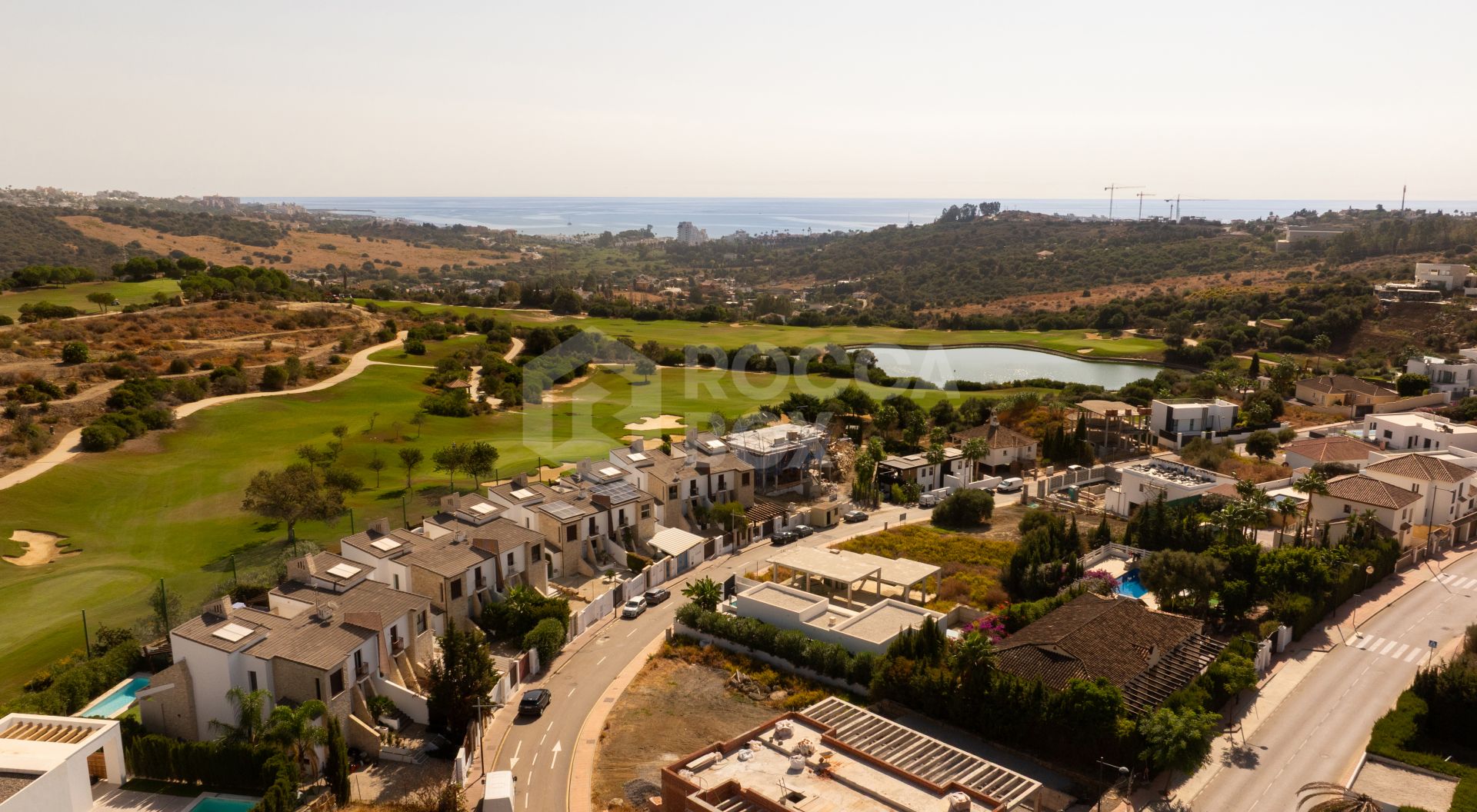 Contemporary 3-bedroom villa in Valle Romano