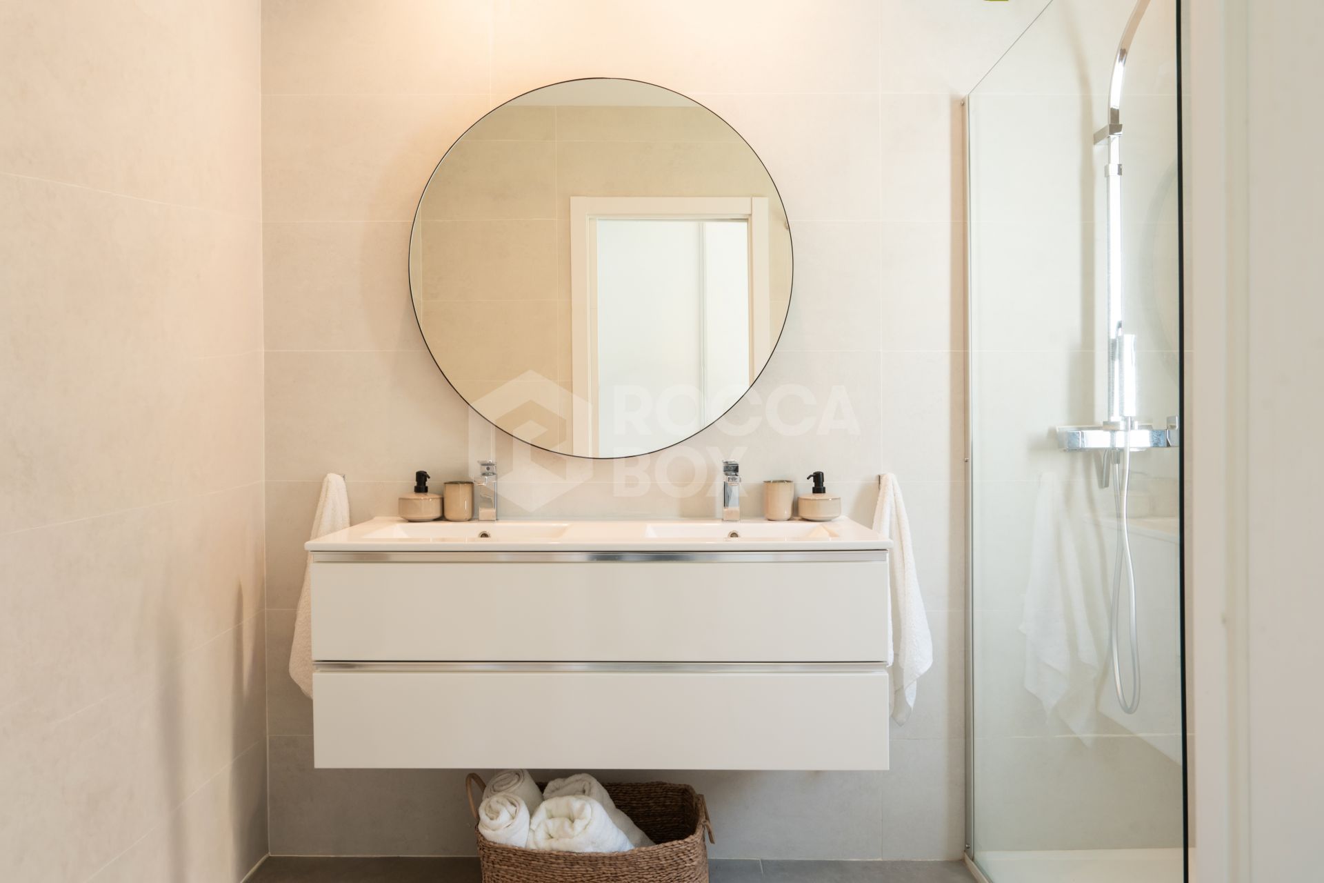 Contemporary 3-bedroom villa in Valle Romano