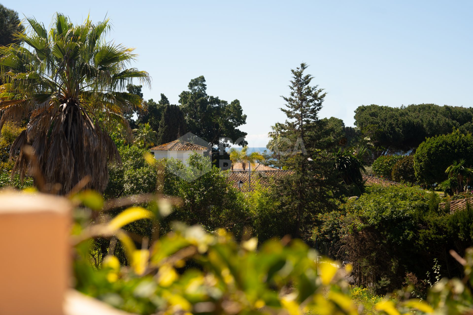Beachside Villa for sale in Paraiso Barronal, Estepona