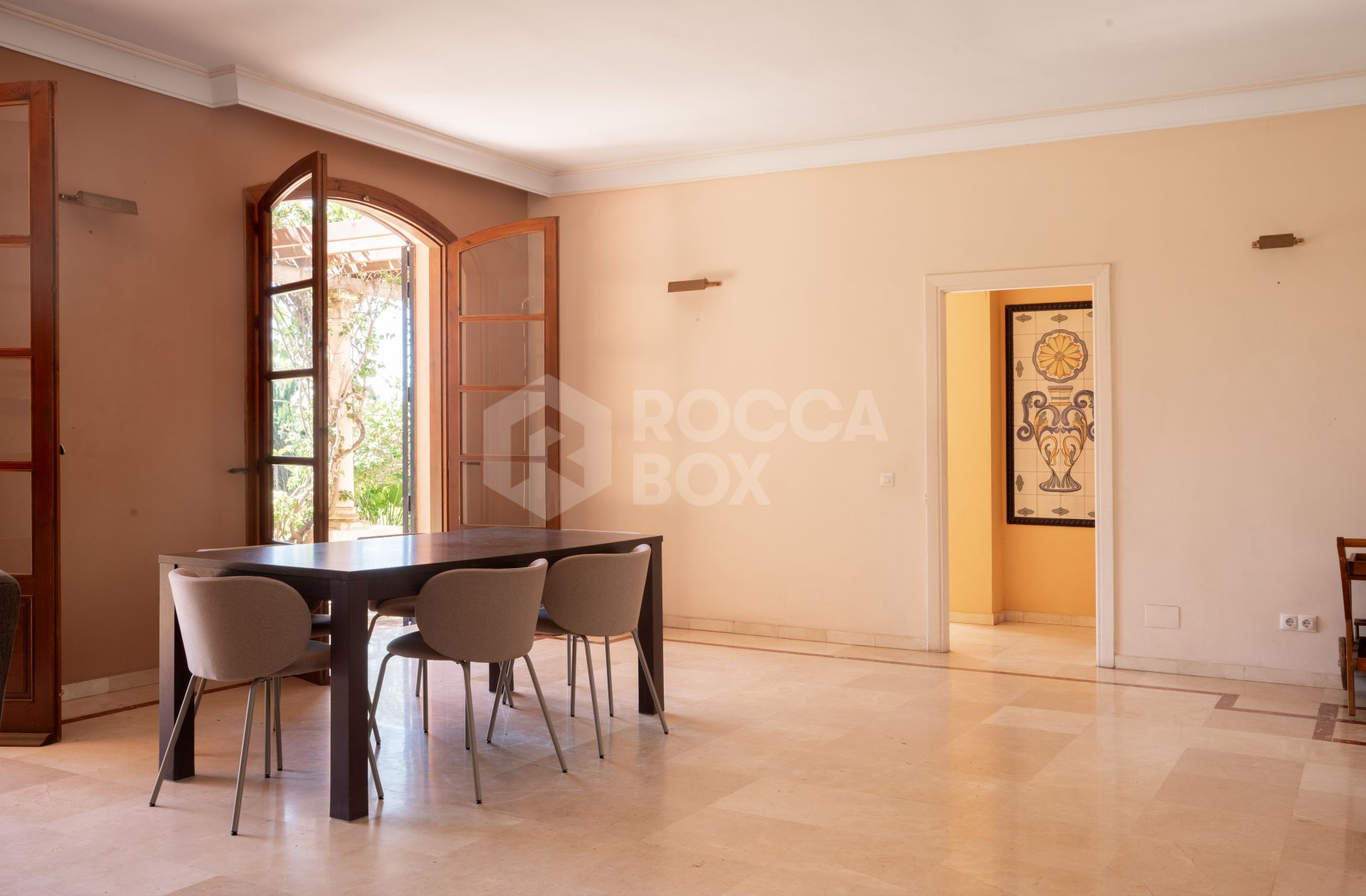 Beachside Villa for sale in Paraiso Barronal, Estepona