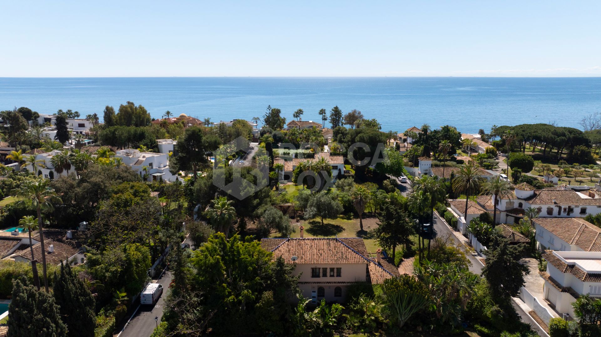 Beachside Villa for sale in Paraiso Barronal, Estepona
