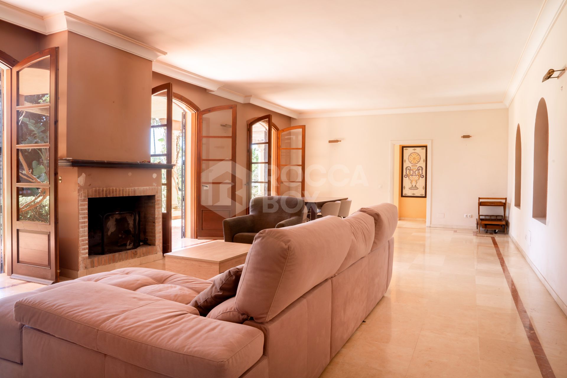 Beachside Villa for sale in Paraiso Barronal, Estepona