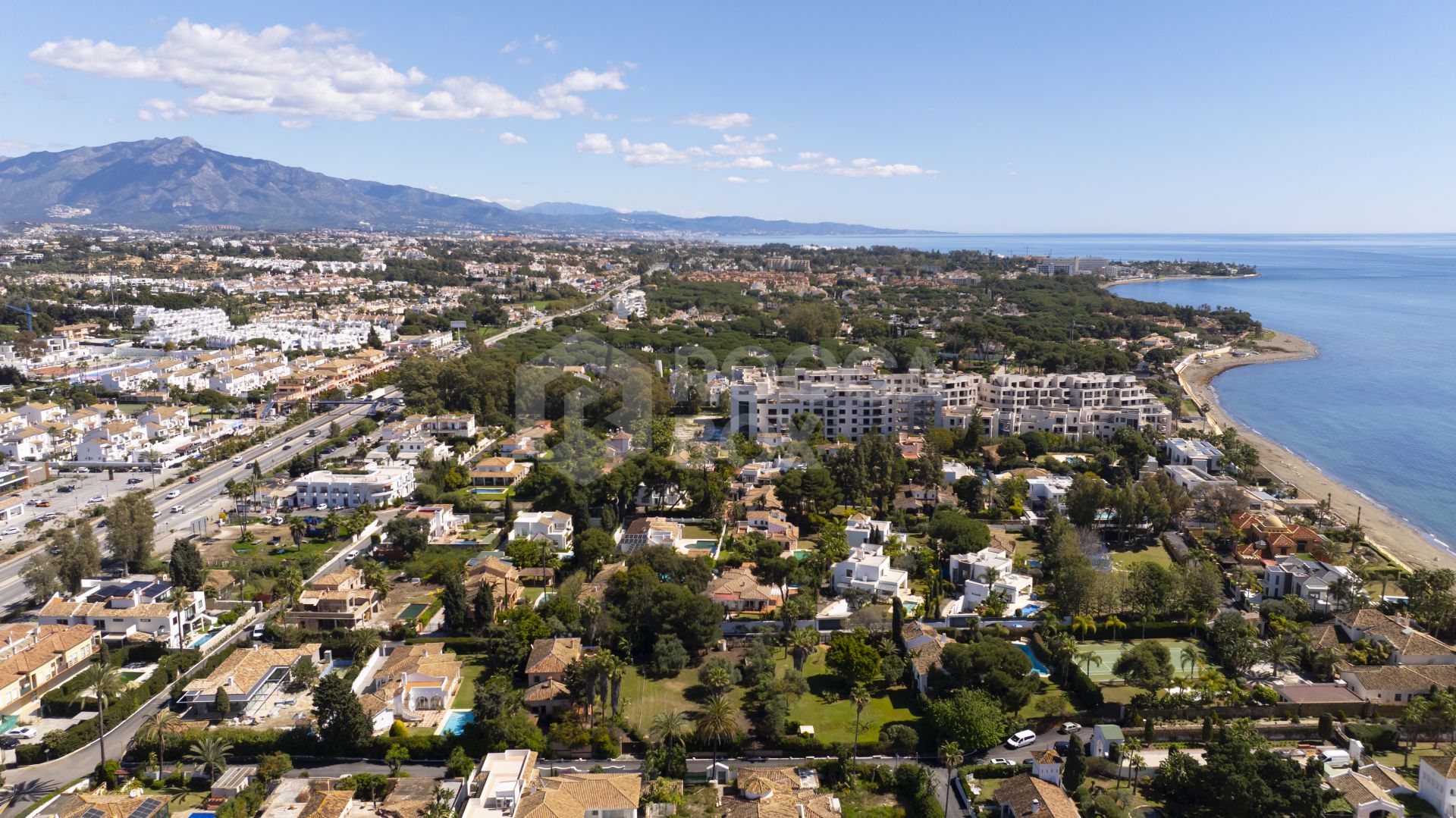 Beachside Villa for sale in Paraiso Barronal, Estepona