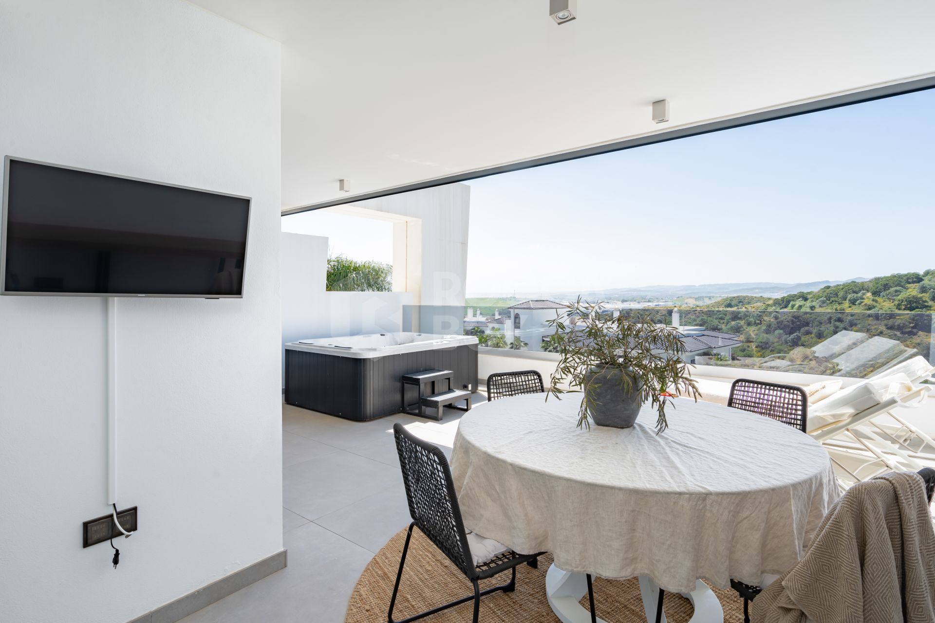Exclusive Two-Bedroom Apartment in Mirador de Estepona Hills