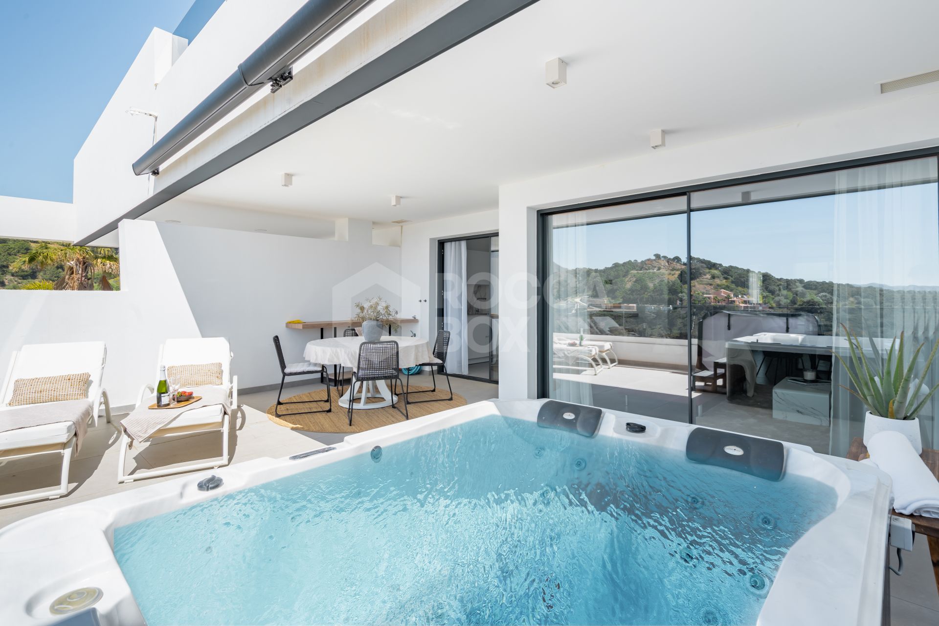 Exclusive Two-Bedroom Apartment in Mirador de Estepona Hills