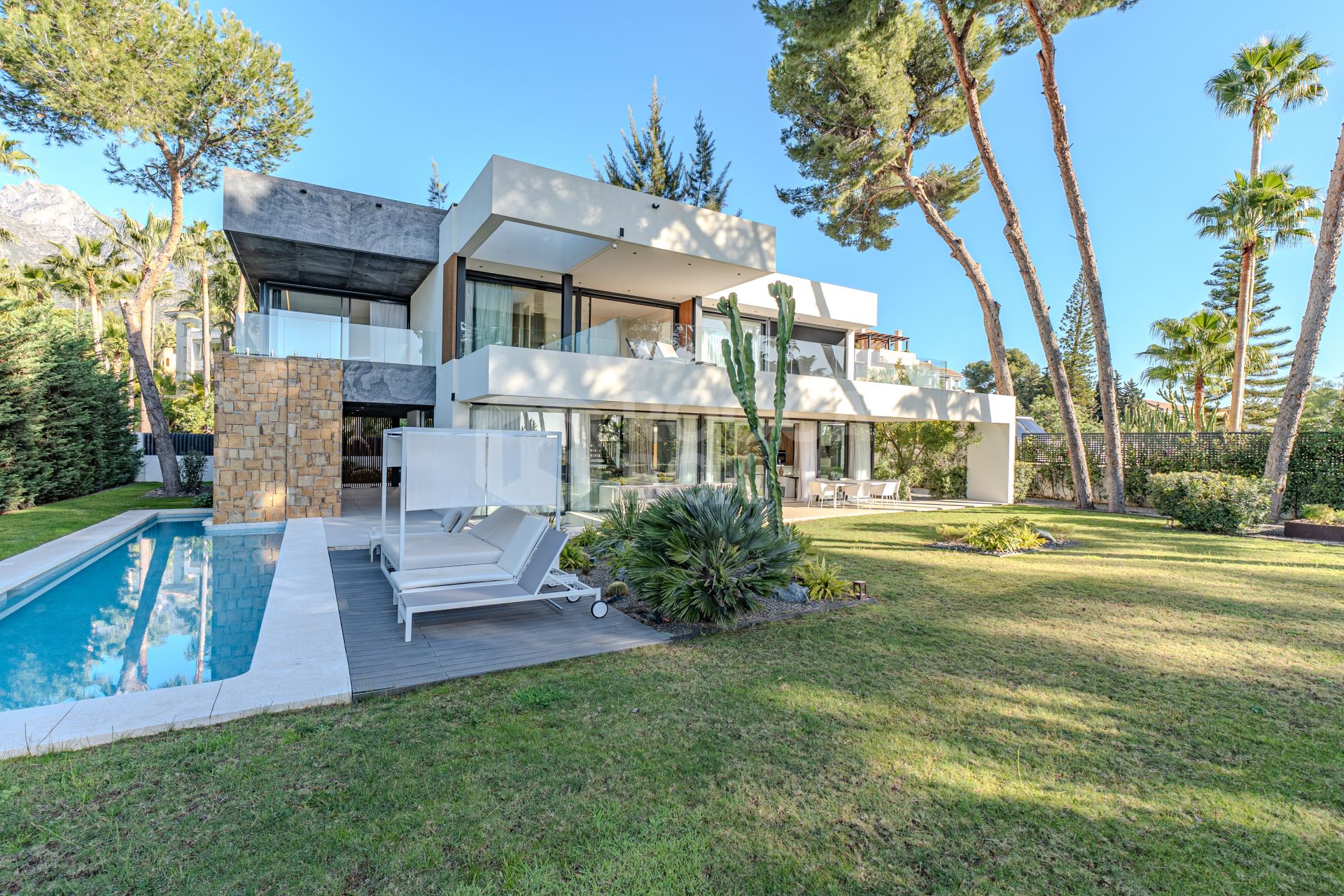 Contemporary Villa