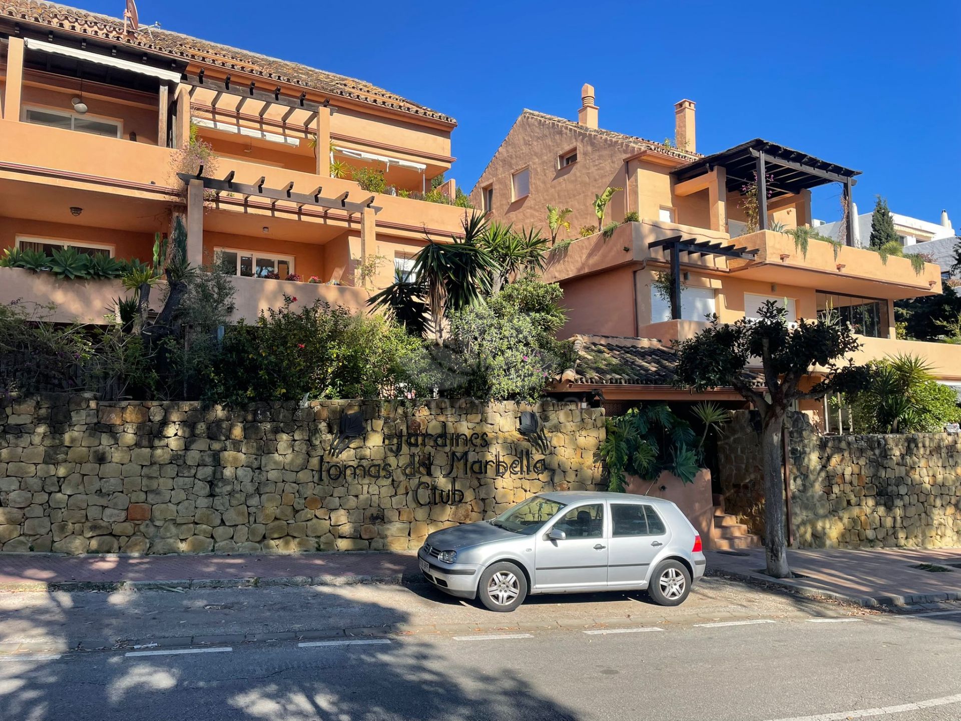Apartment in Jardines de las Lomas, Marbella