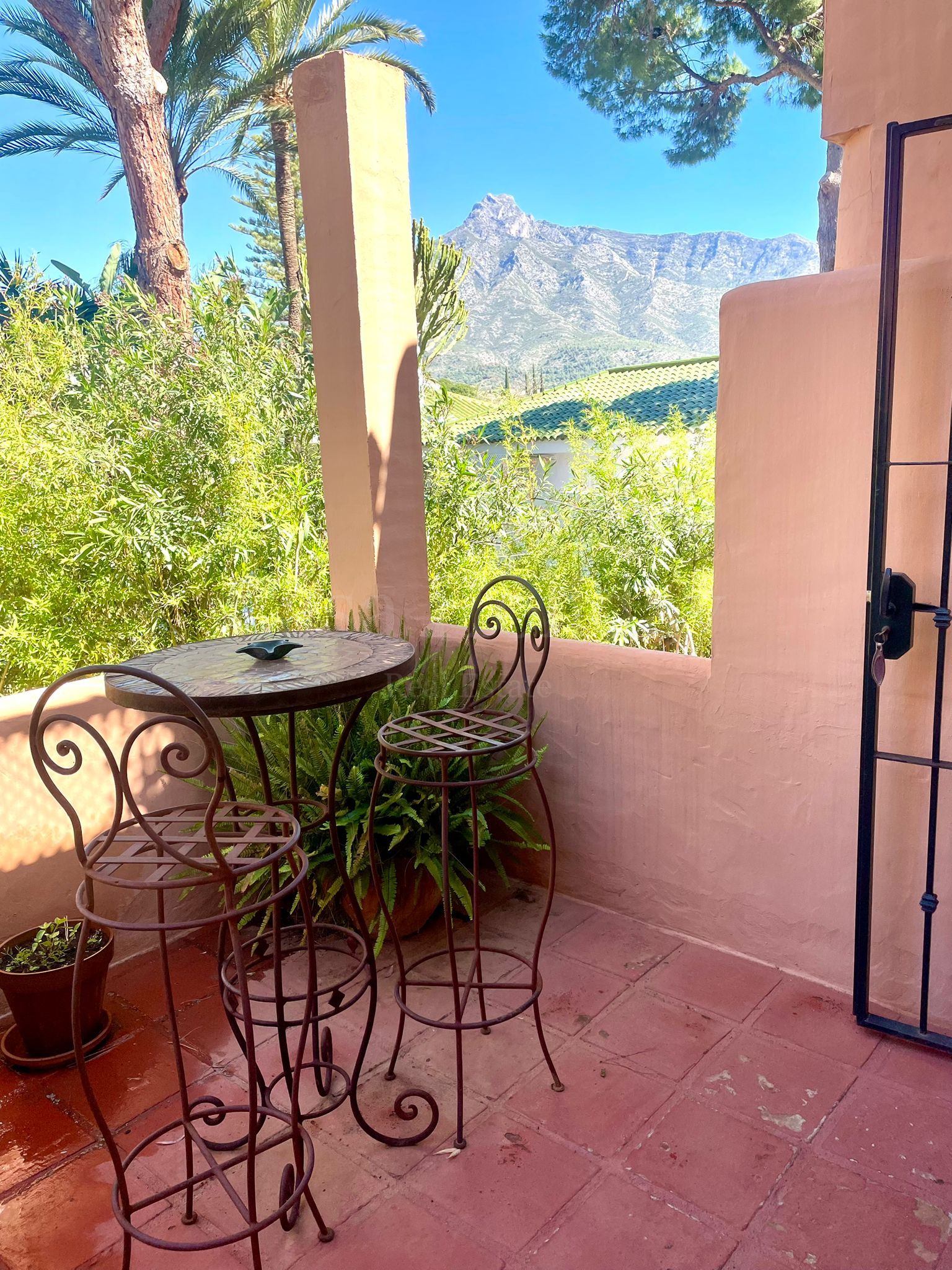 Apartment in Jardines de las Lomas, Marbella