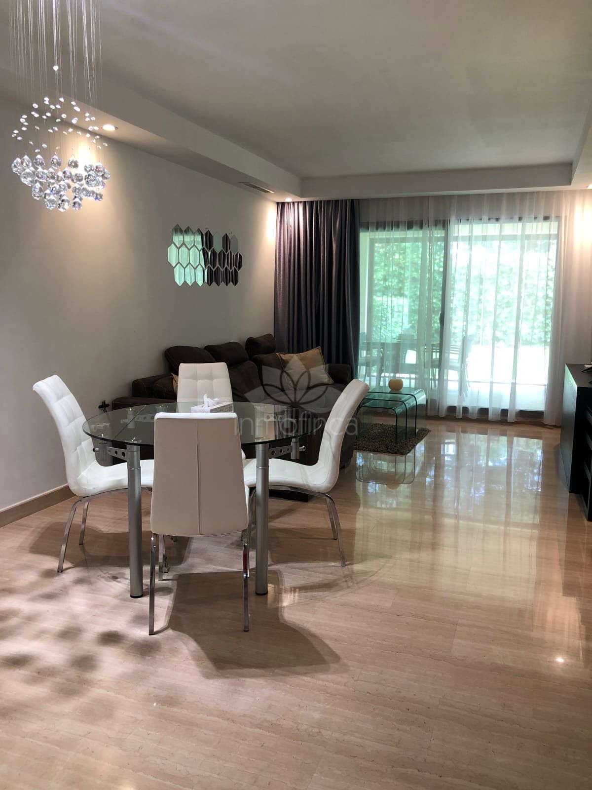 Apartamento Planta Baja en Medina de Banús, Marbella