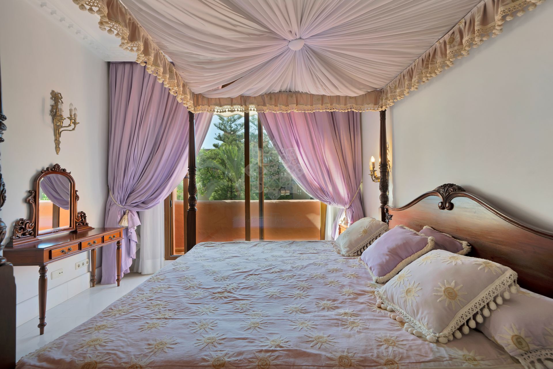 Triplex in Guadalmina Baja, San Pedro de Alcantara