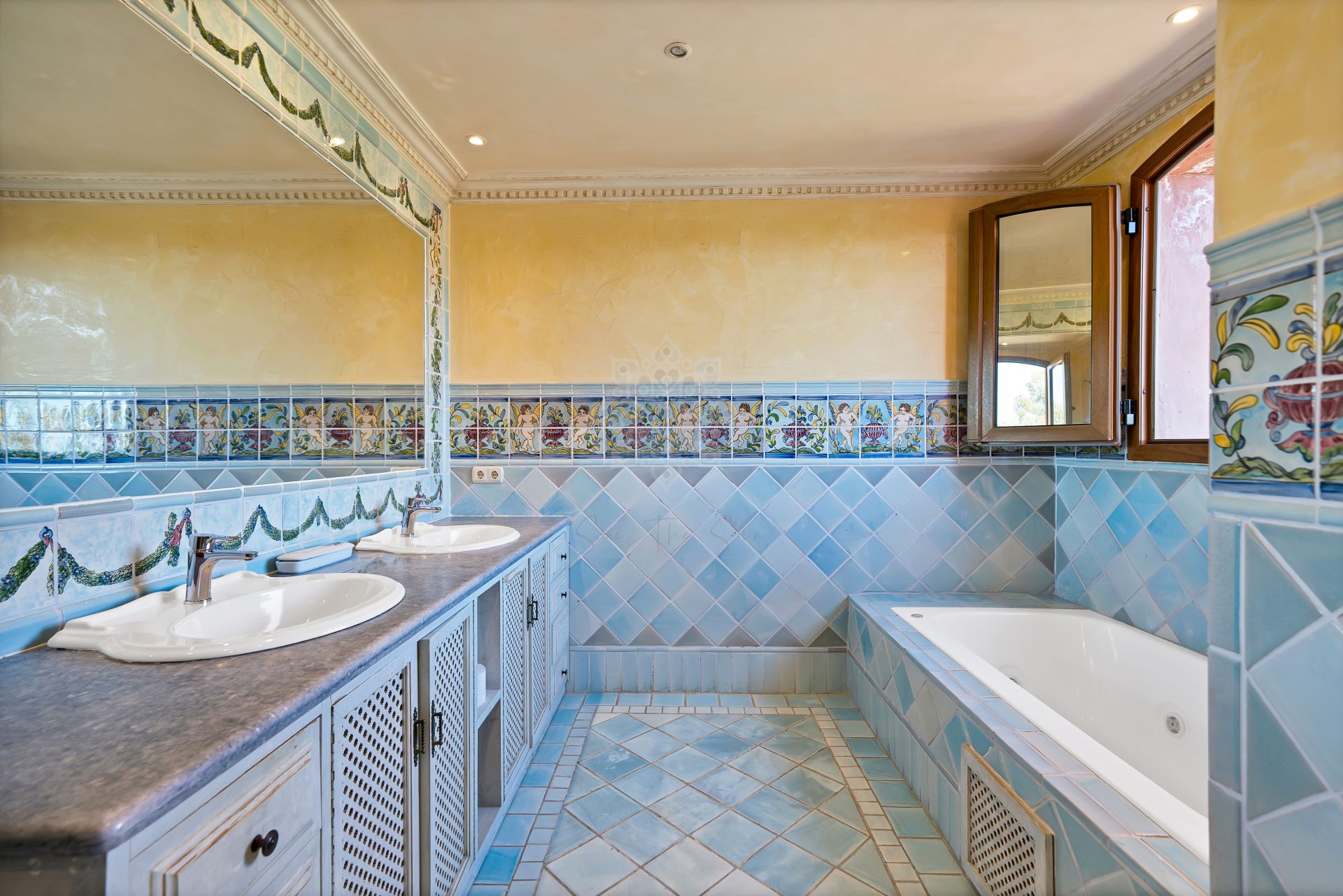 Triplex in Guadalmina Baja, San Pedro de Alcantara