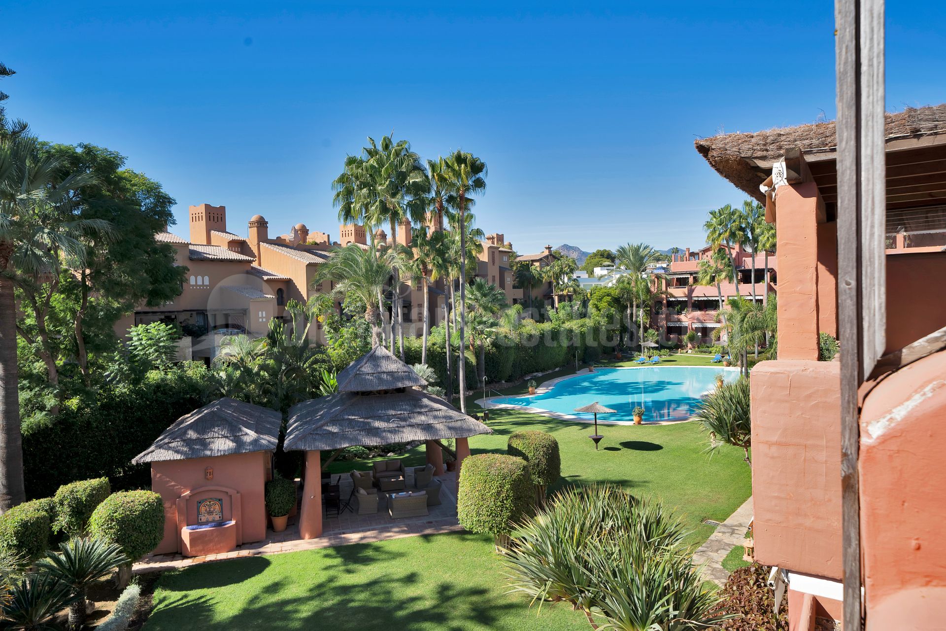 Triplex in Guadalmina Baja, San Pedro de Alcantara