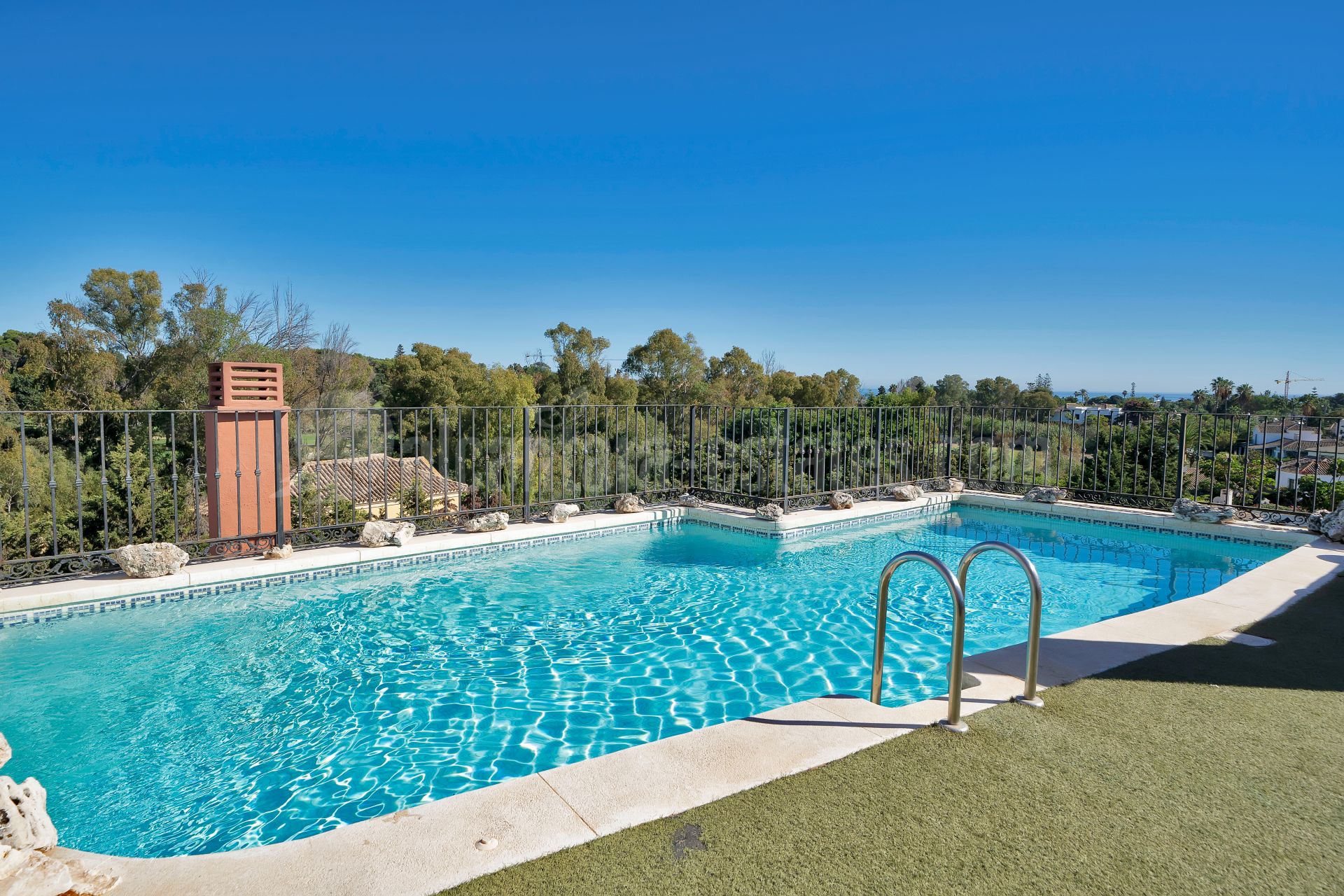 Triplex in Guadalmina Baja, San Pedro de Alcantara