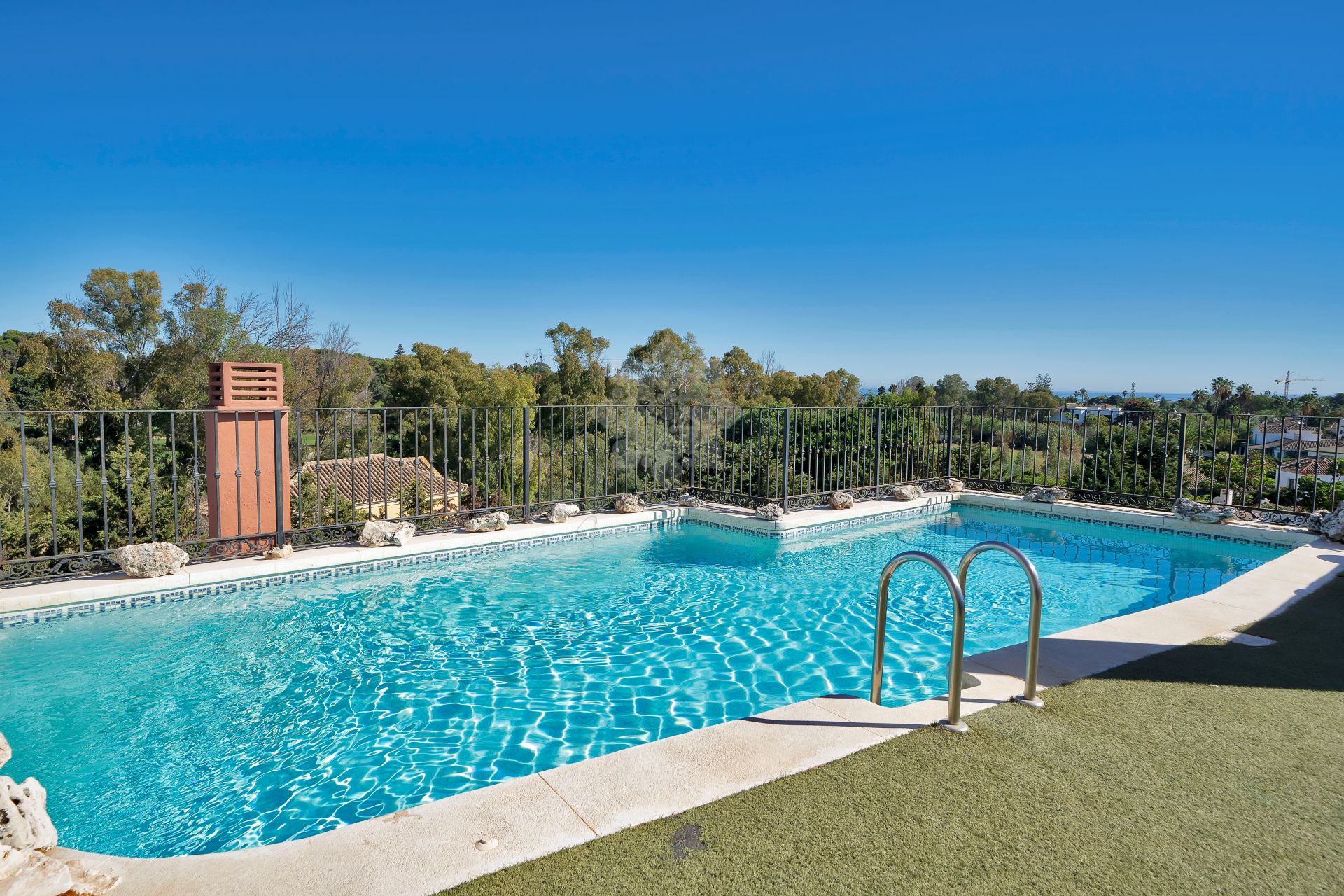 Triplex in Guadalmina Baja, San Pedro de Alcantara