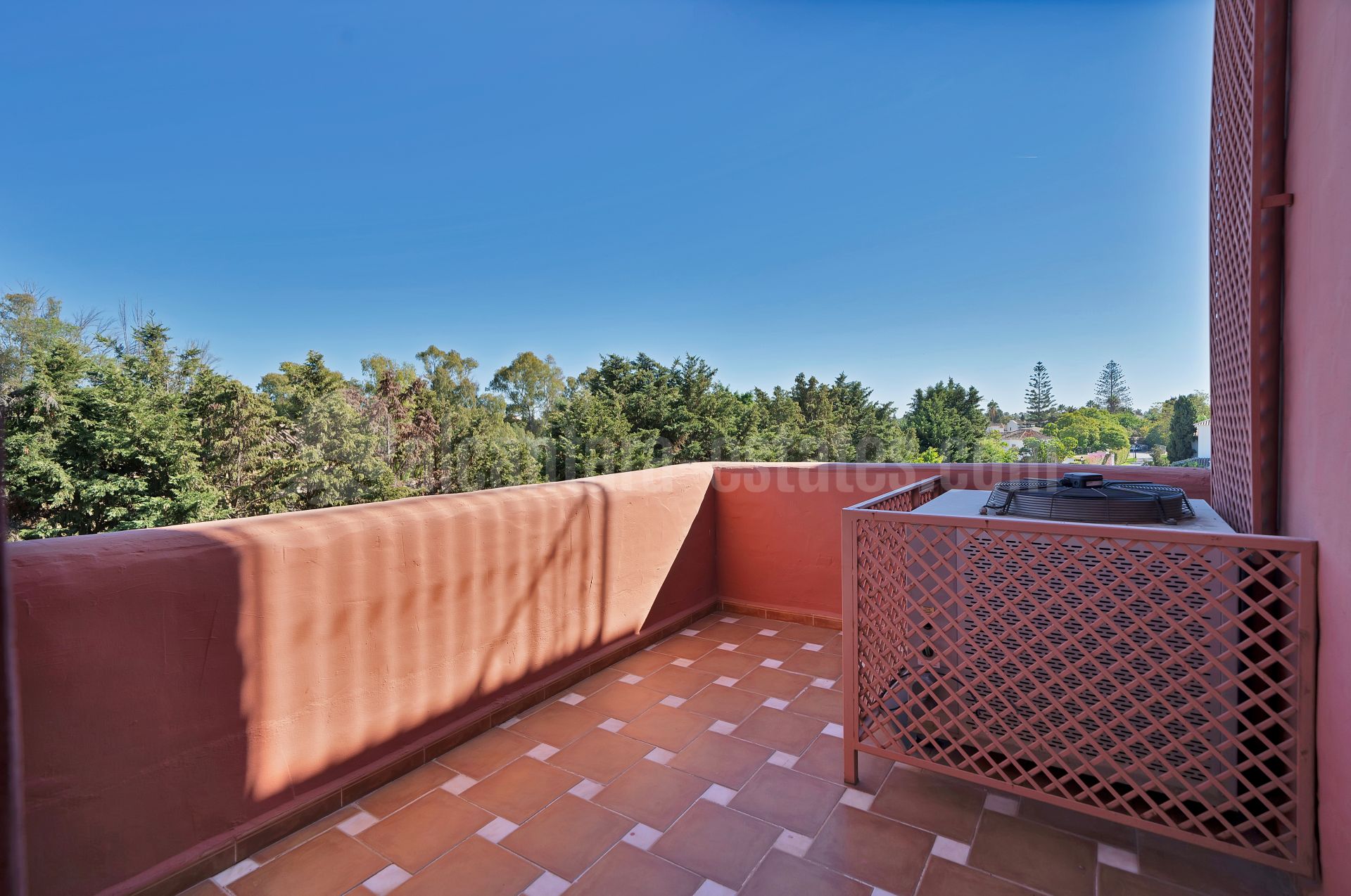 Triplex in Guadalmina Baja, San Pedro de Alcantara