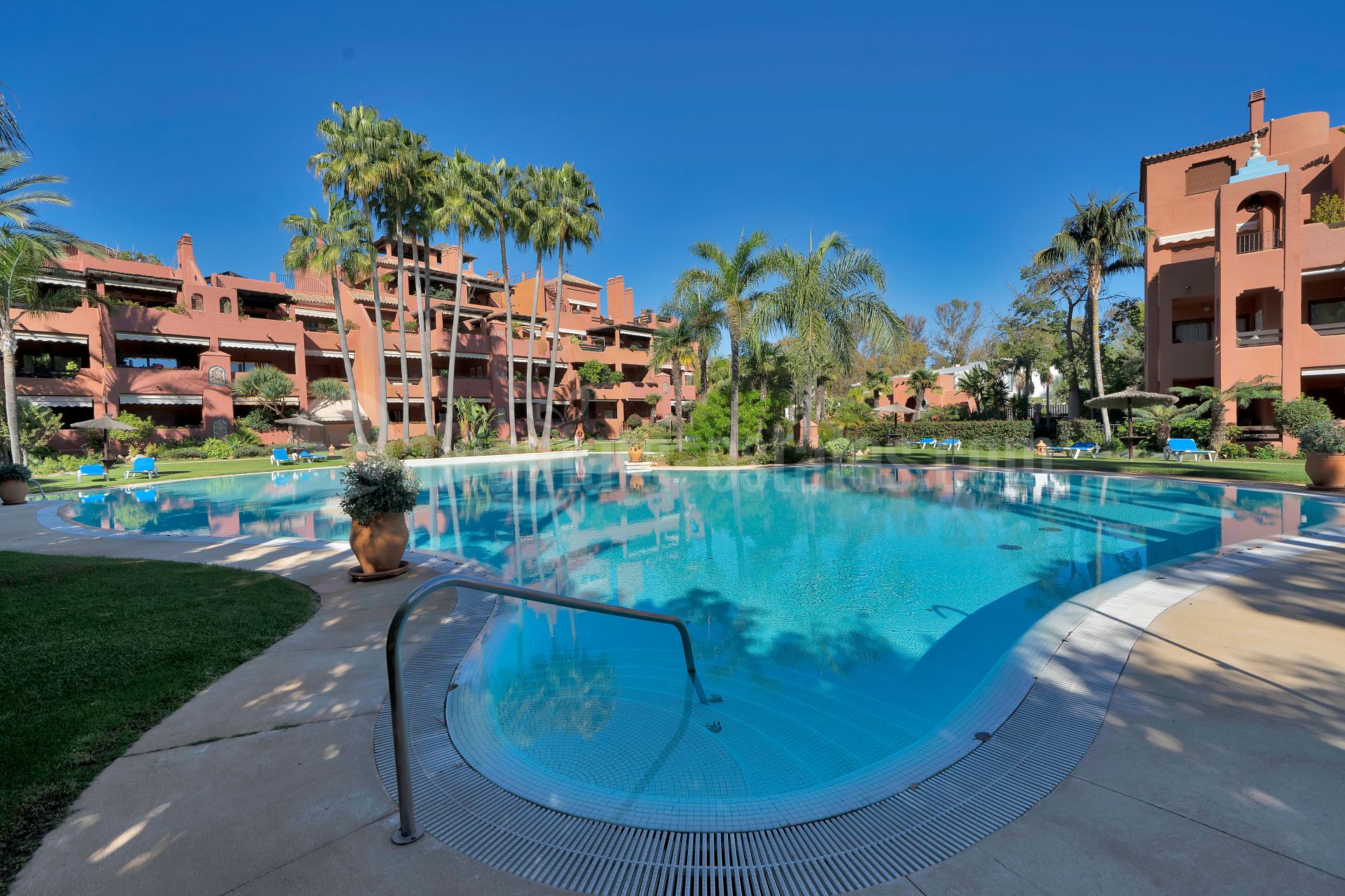 Triplex in Guadalmina Baja, San Pedro de Alcantara