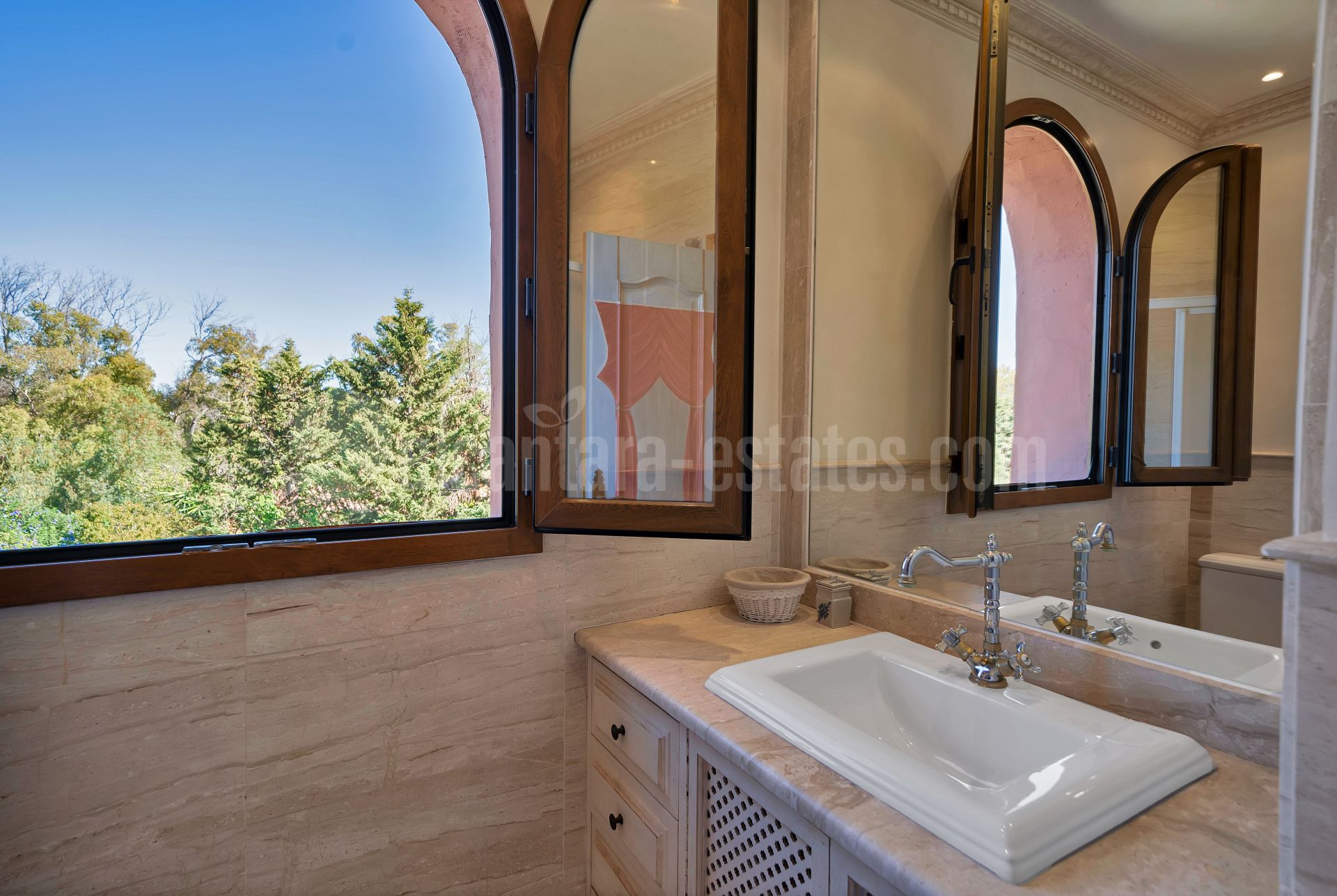 Triplex in Guadalmina Baja, San Pedro de Alcantara