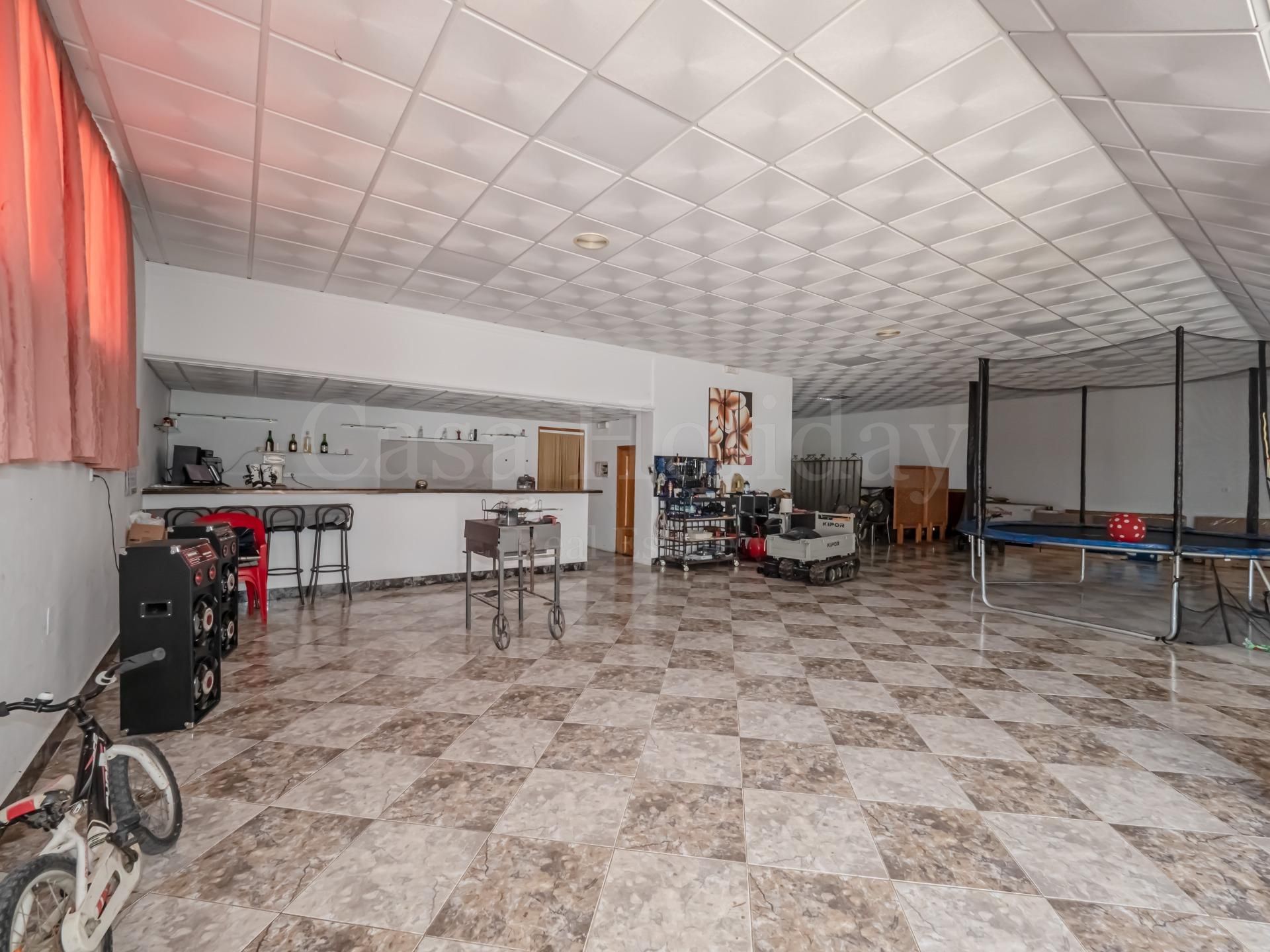 Commercial Premises in Alozaina