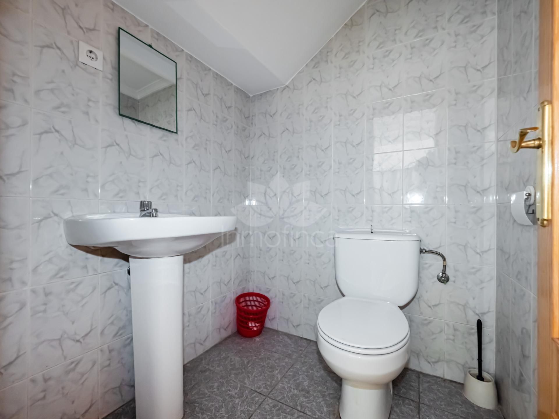 Commercial Premises in Alozaina