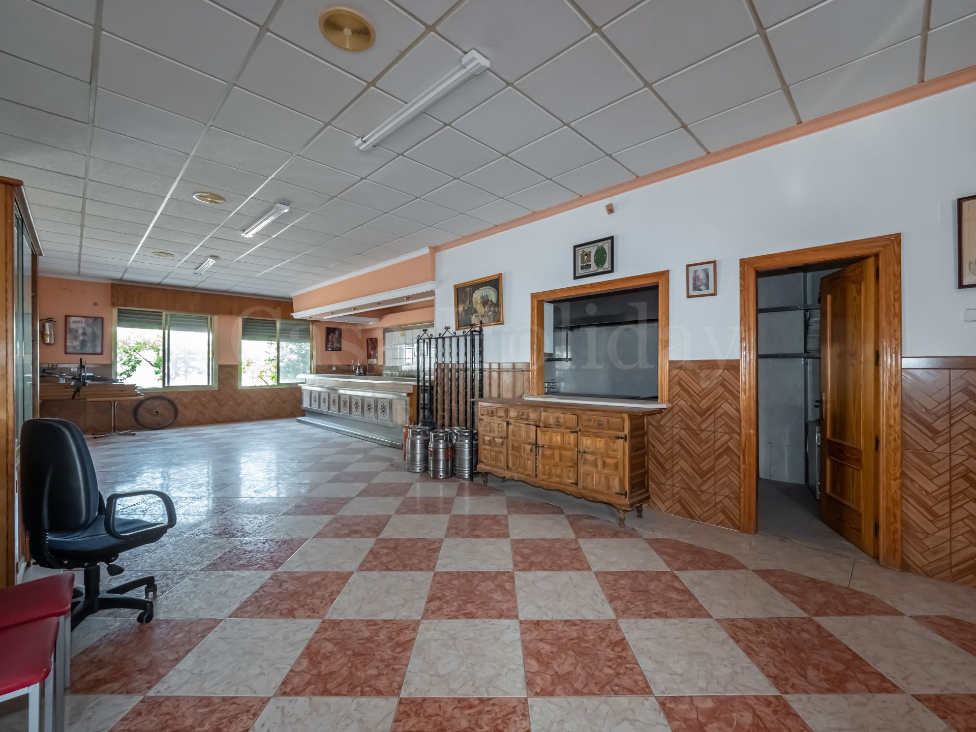 Commercial Premises in Alozaina