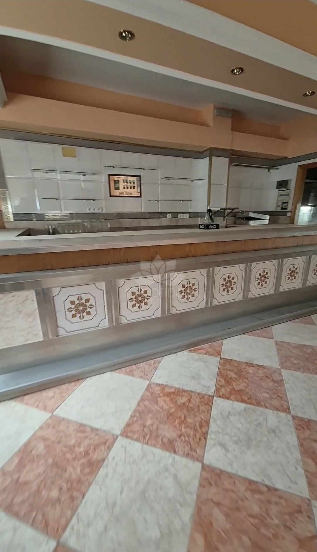 Commercial Premises in Alozaina