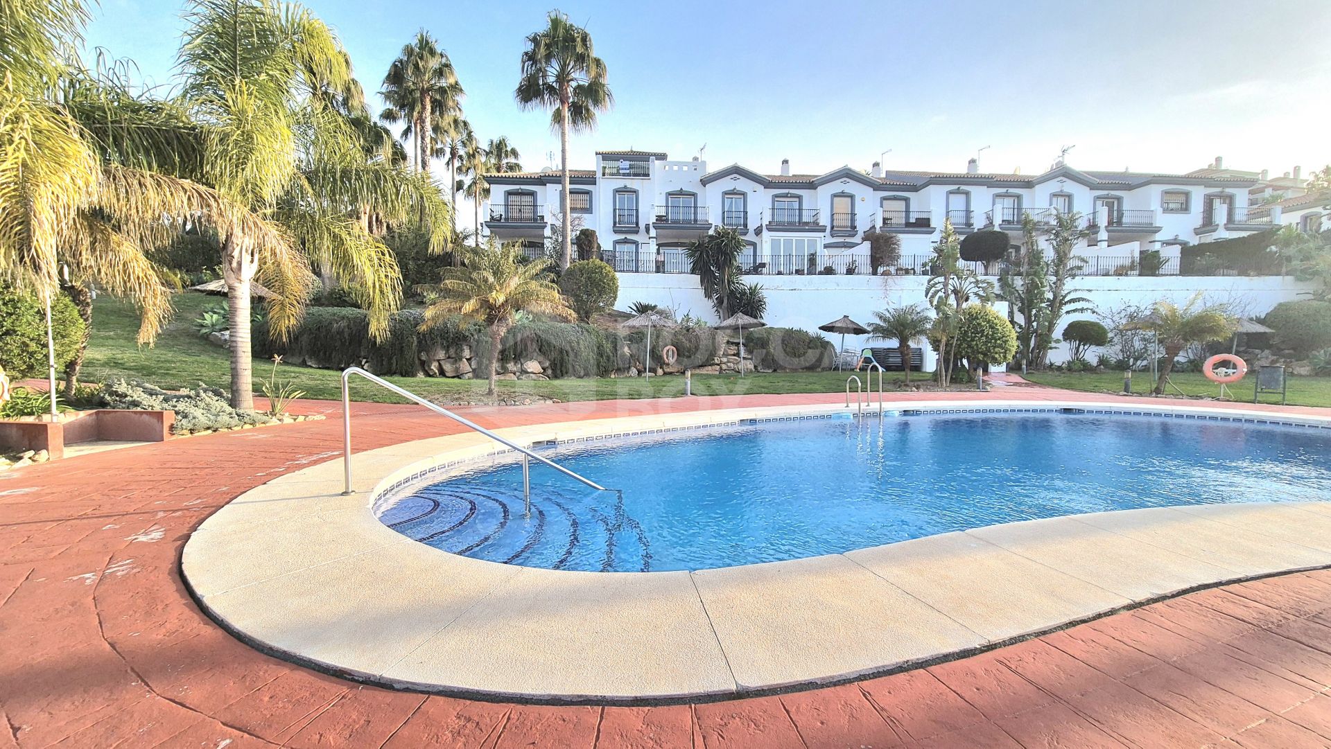 Townhouse with Panoramic Views and Solarium in Alhaurín Golf