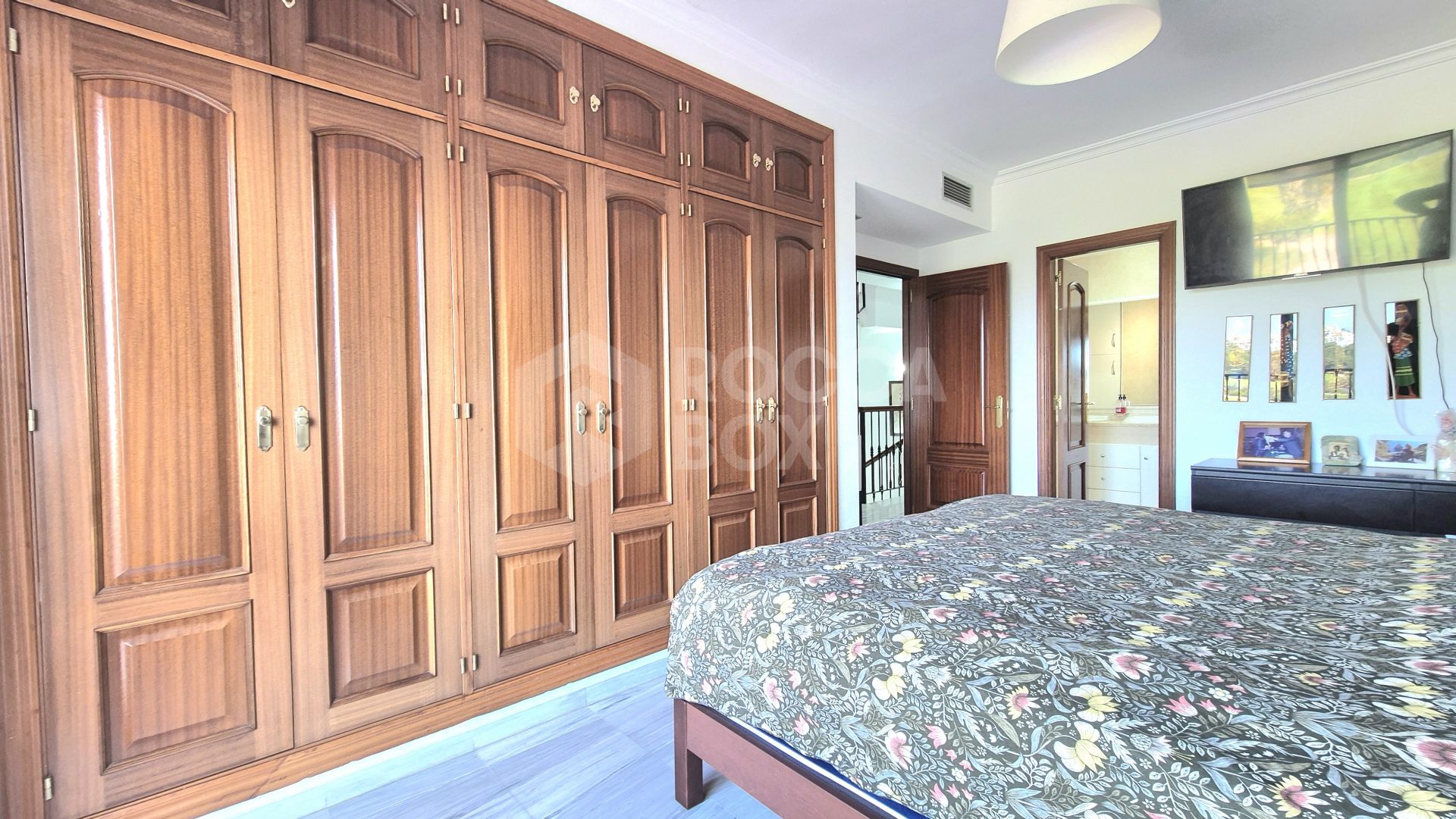 Townhouse with Panoramic Views and Solarium in Alhaurín Golf