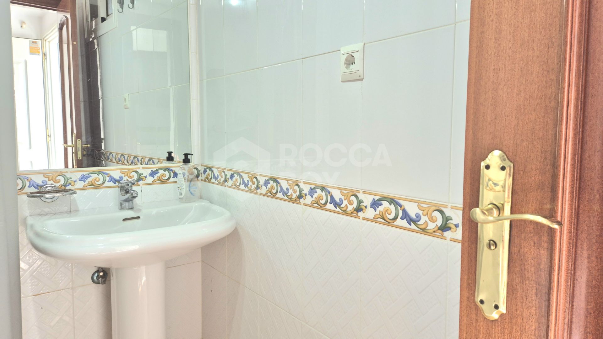 Townhouse with Panoramic Views and Solarium in Alhaurín Golf